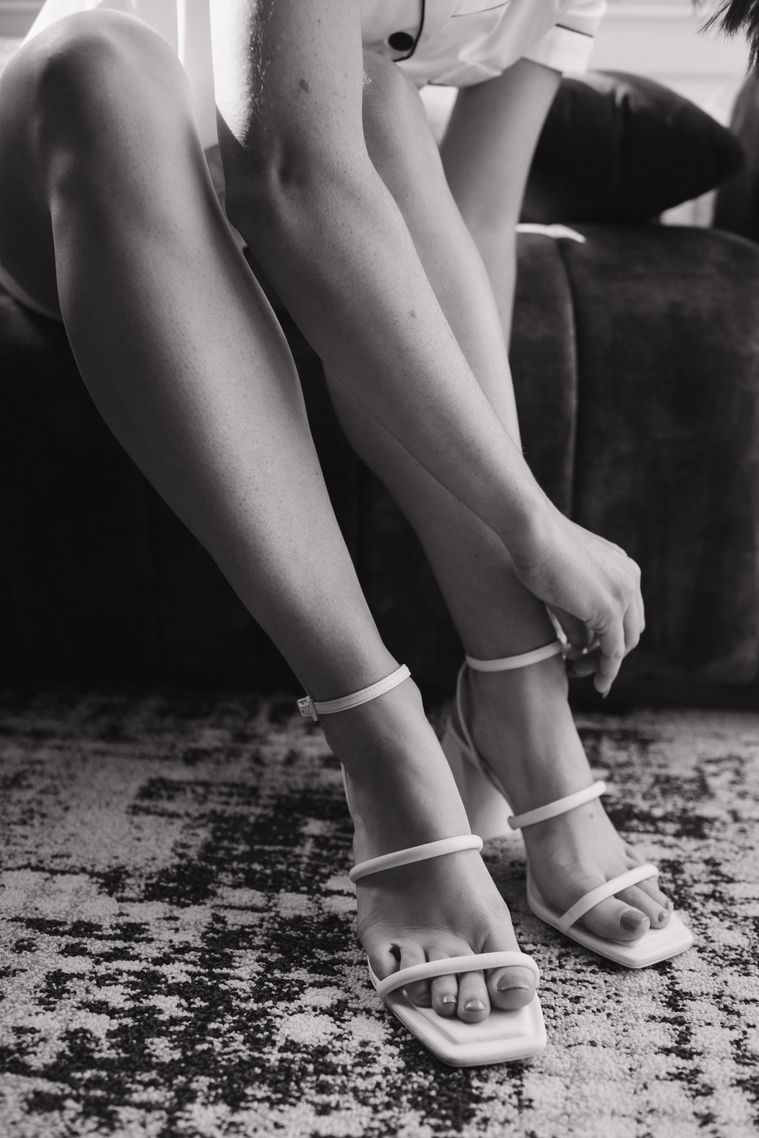 caroline-james-wedding-gettingready-indy-brynnaisabell-36.jpg
