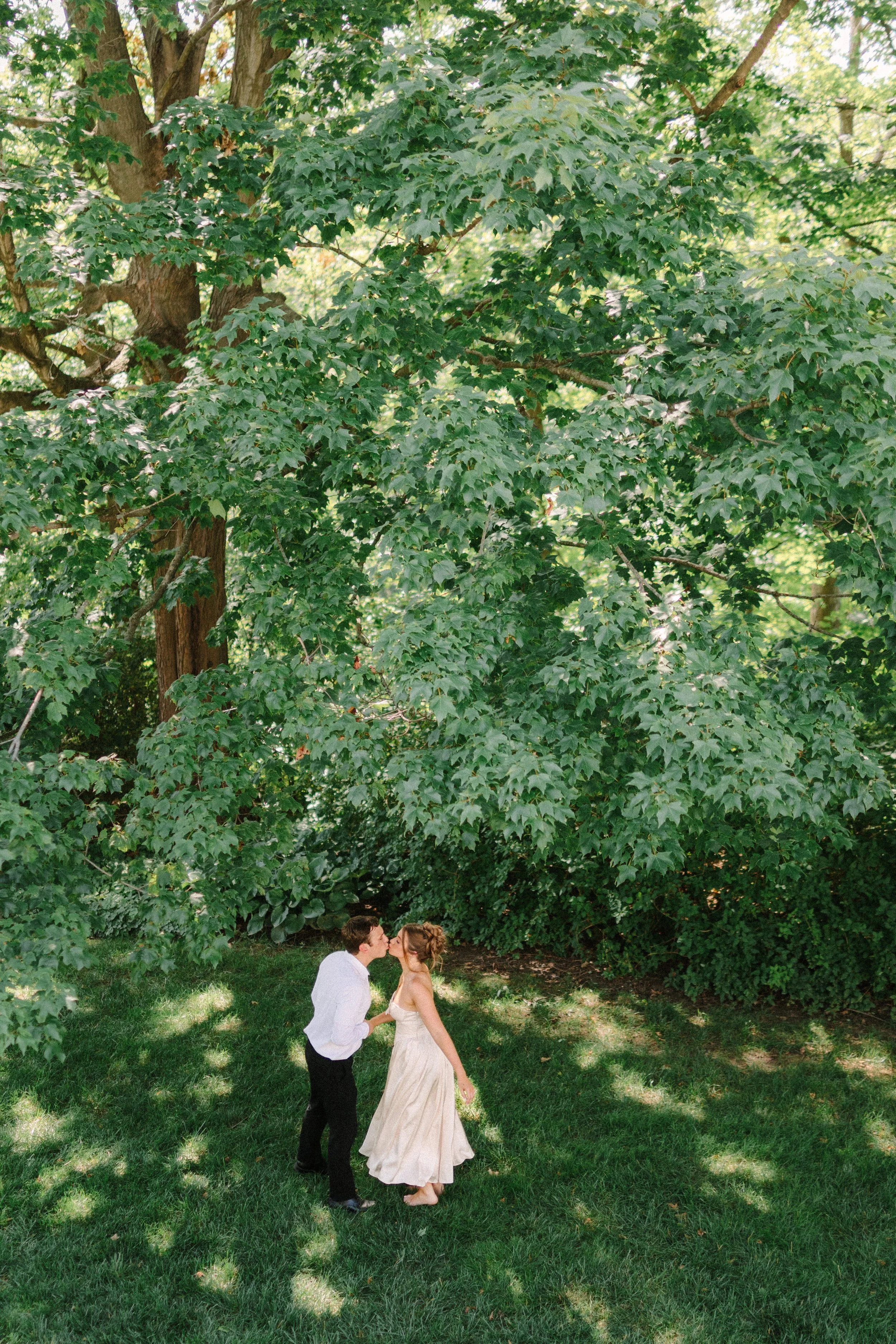 grandromantic-indianapolis-newfields-engagement-ew-130.jpg