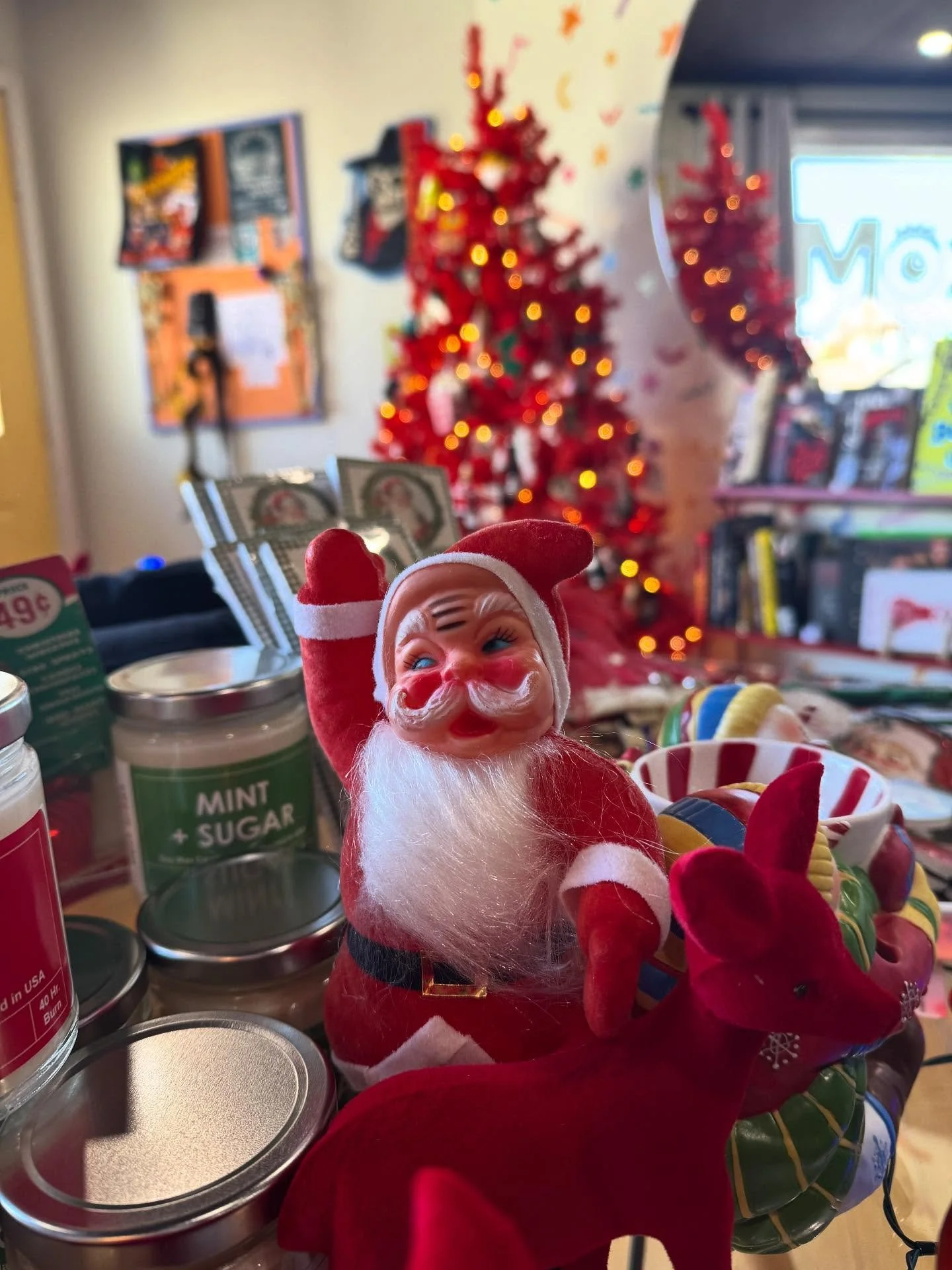 The holidaze keep getting weirder and weirder in here. New nifty gifties and kitsch hitting Moxie this week. ✨

25 Collegeview Ave, Poughkeepsie. Yellow Door. 
#moxie #moxieshop #poughkeepsieny #poughkeepsie #arlingtonhasit #hudsonvalley #hudsonvalle