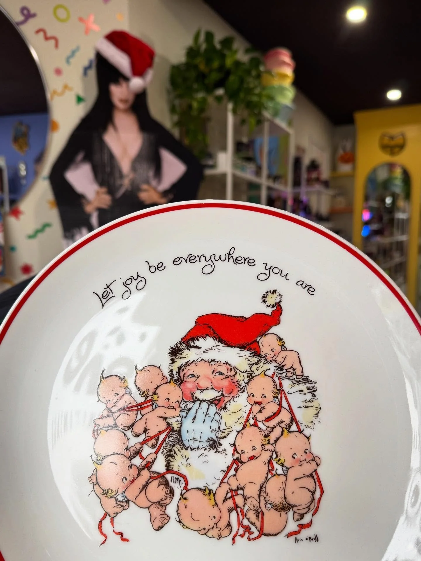 Make the holidays a little weird this year. ✨
Open today through Sunday this week with handmade, strange, and whimsical gifts for the weirdos on your list.

25 Collegeview Ave, Poughkeepsie NY
#poughkeepsieny #moxie #hudsonvalley #hudsonvalleyartist