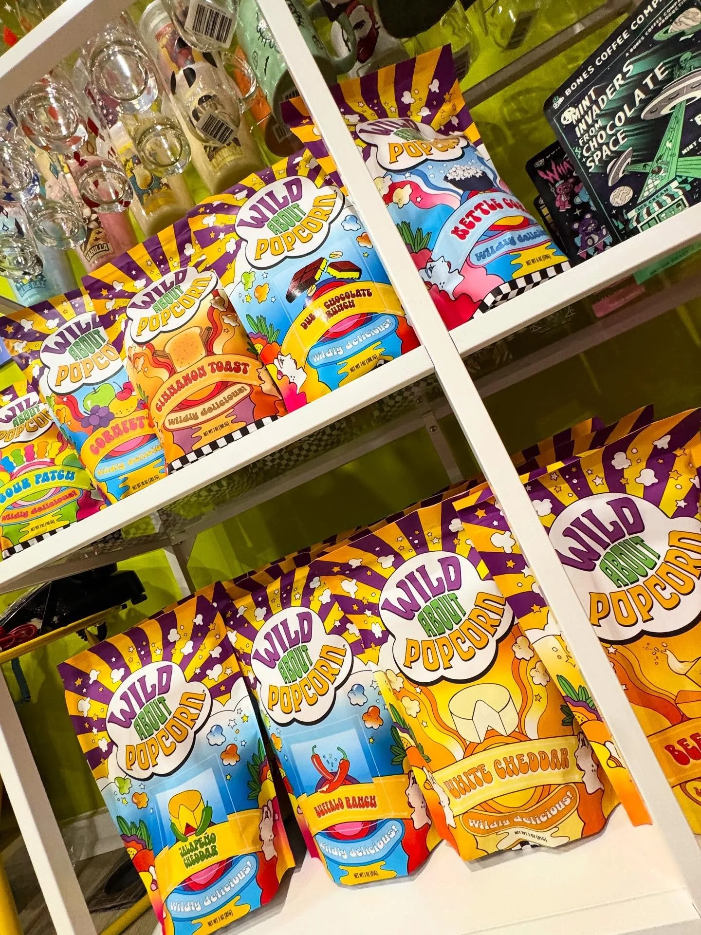 Let&rsquo;s get it poppin&rsquo; 🍿🌽
Y&rsquo;all really dug these @wildaboutpopcorn flavors for the holidays so we popped off a little harder for round two. Okay, no more popcorn puns&hellip; 

We went corn crazy. This isn&rsquo;t even all of them. 