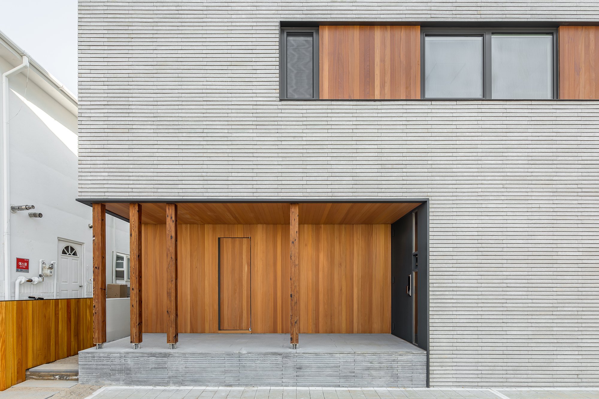 2102_EMA_JUNGBALSAN HOUSE_00018.jpg