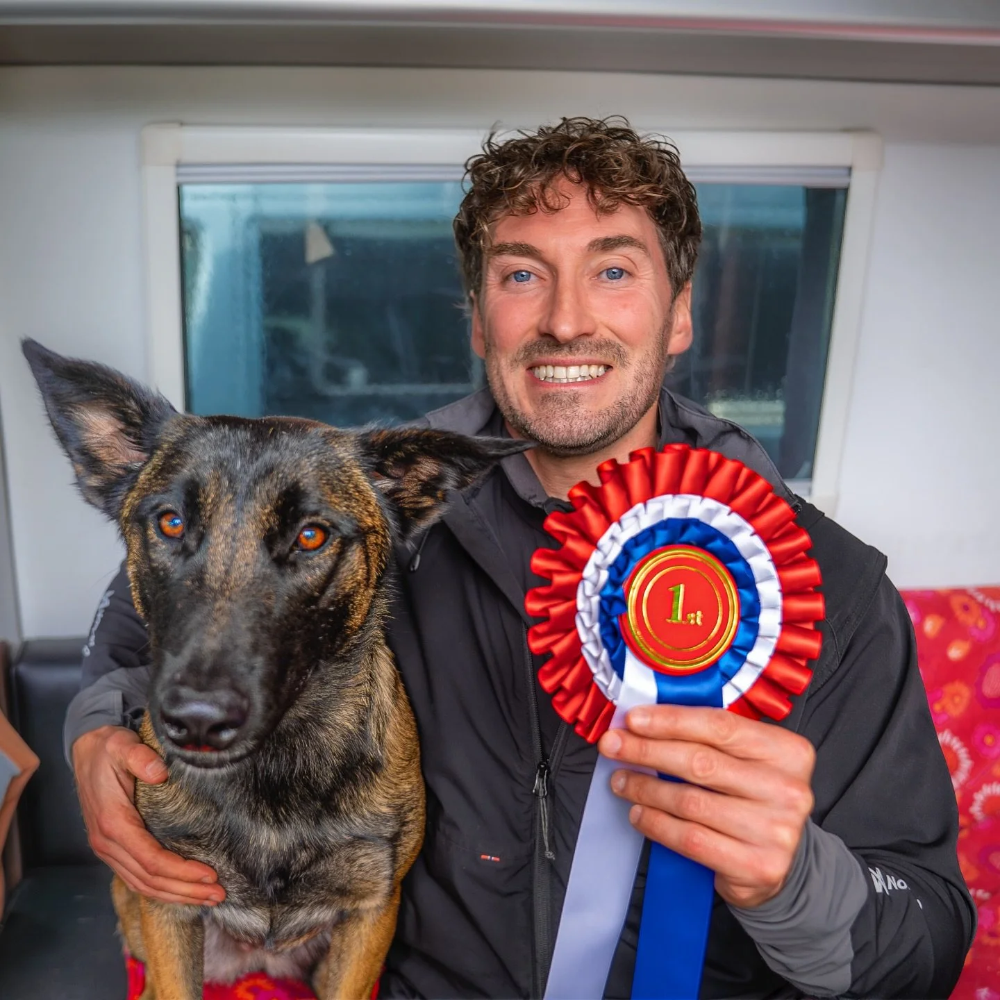 We took the win for the fastest recall during our very first agility competition.

Lots more to come about the whole comp but suffice to say, the event was fantastic, the community were awesome and we had a cracking day out 🥳

#recalltraining #dogte