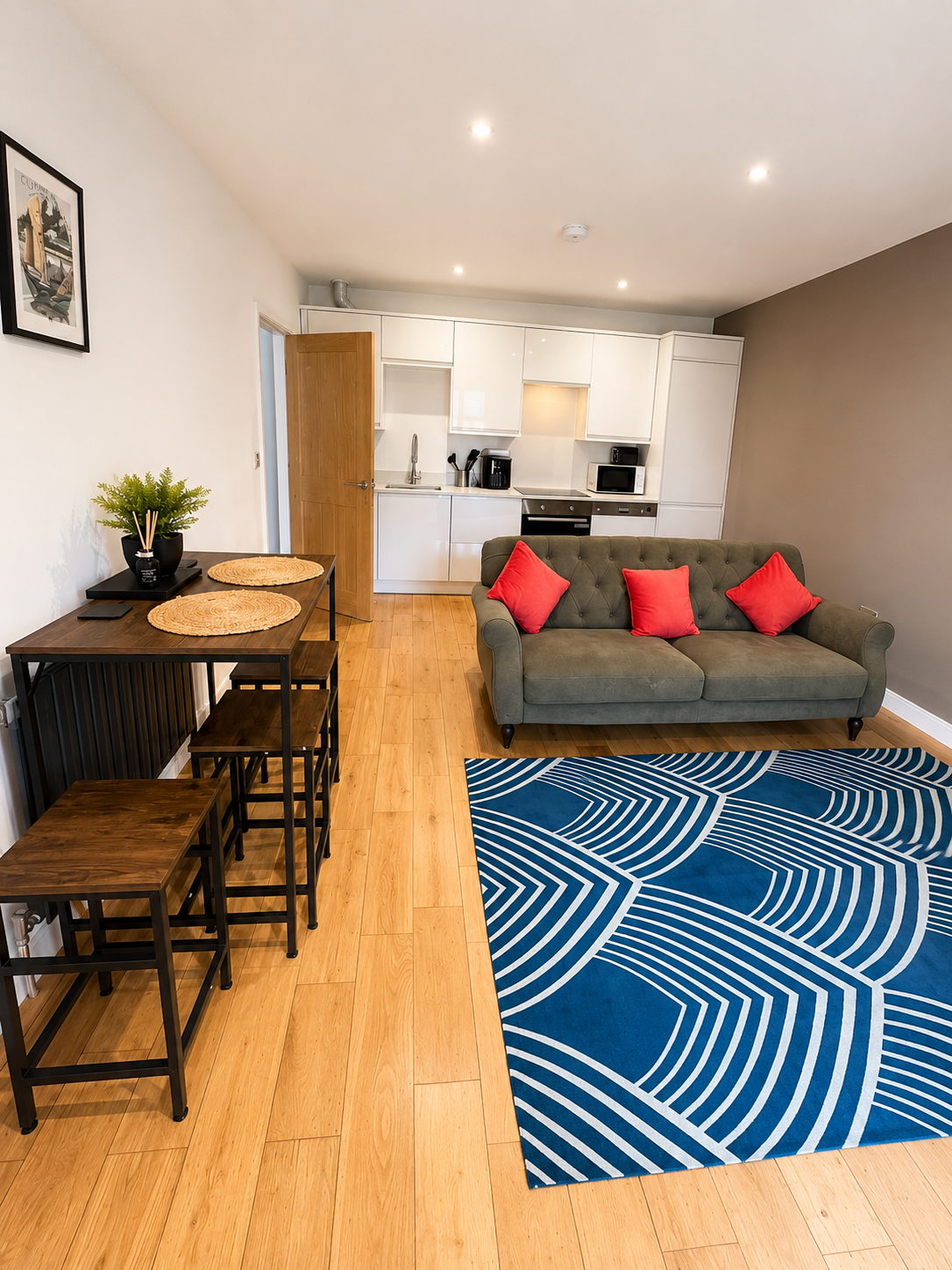 Cambridge Mews Apartment 6  (3).png