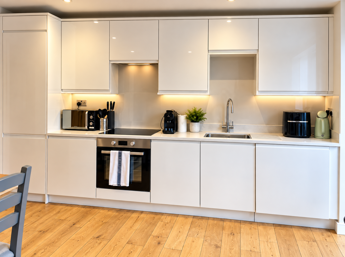 Cambridge Mews Apartment 9  (5).png