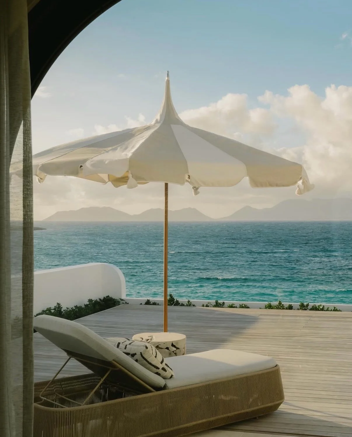 Whitewashed arches, powder-soft sand and suites that open straight onto Maundays Bay. Cap Juluca, A Belmond Hotel is barefoot luxury at its finest - serene, sun-washed, and effortlessly elegant. 🌊✨

Contact us at enquiries@omniaexperiences.com to bo