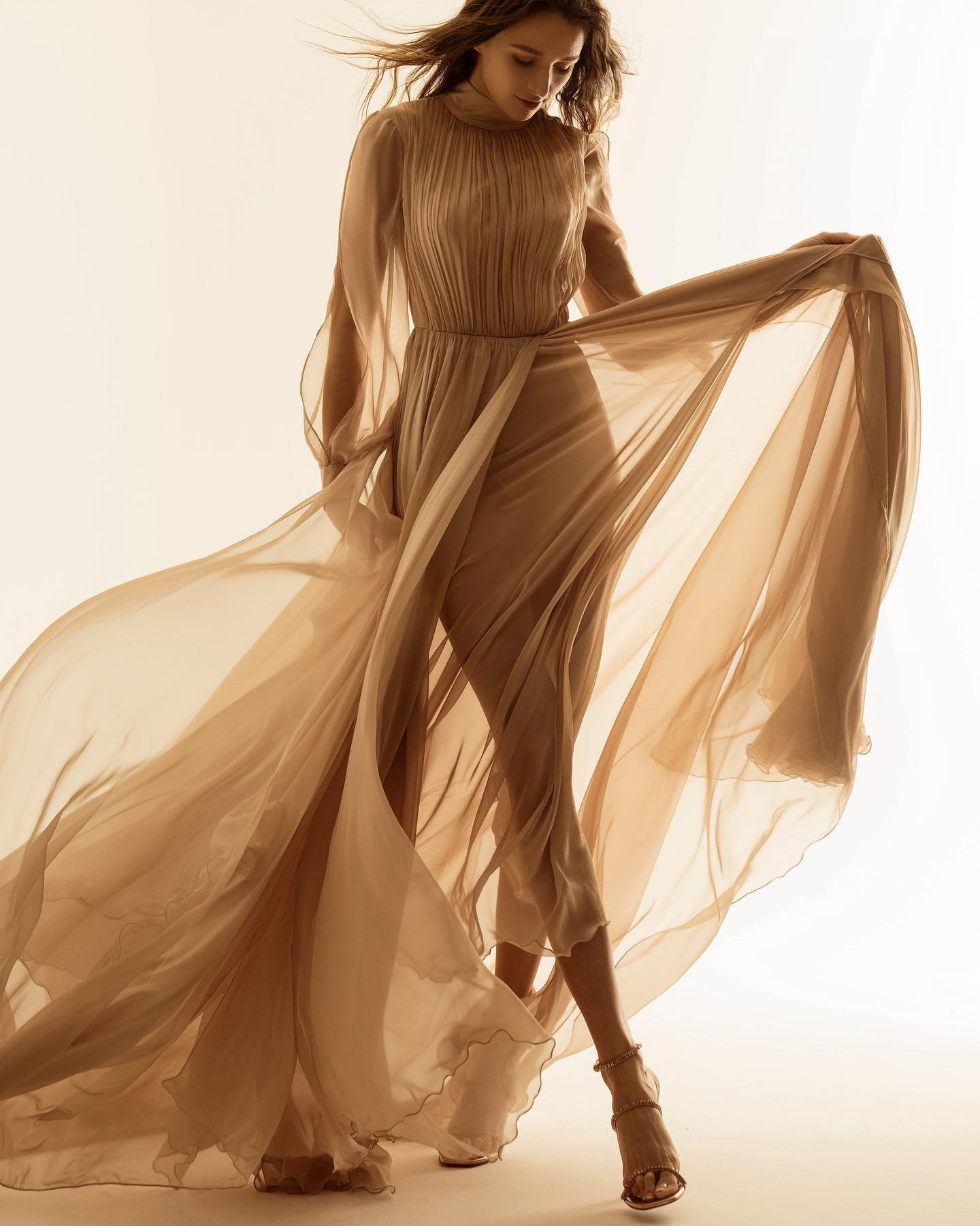 晚裝大片 - 香港影樓華麗拍攝, Evening dress editorial - Glam studio shoot in HK