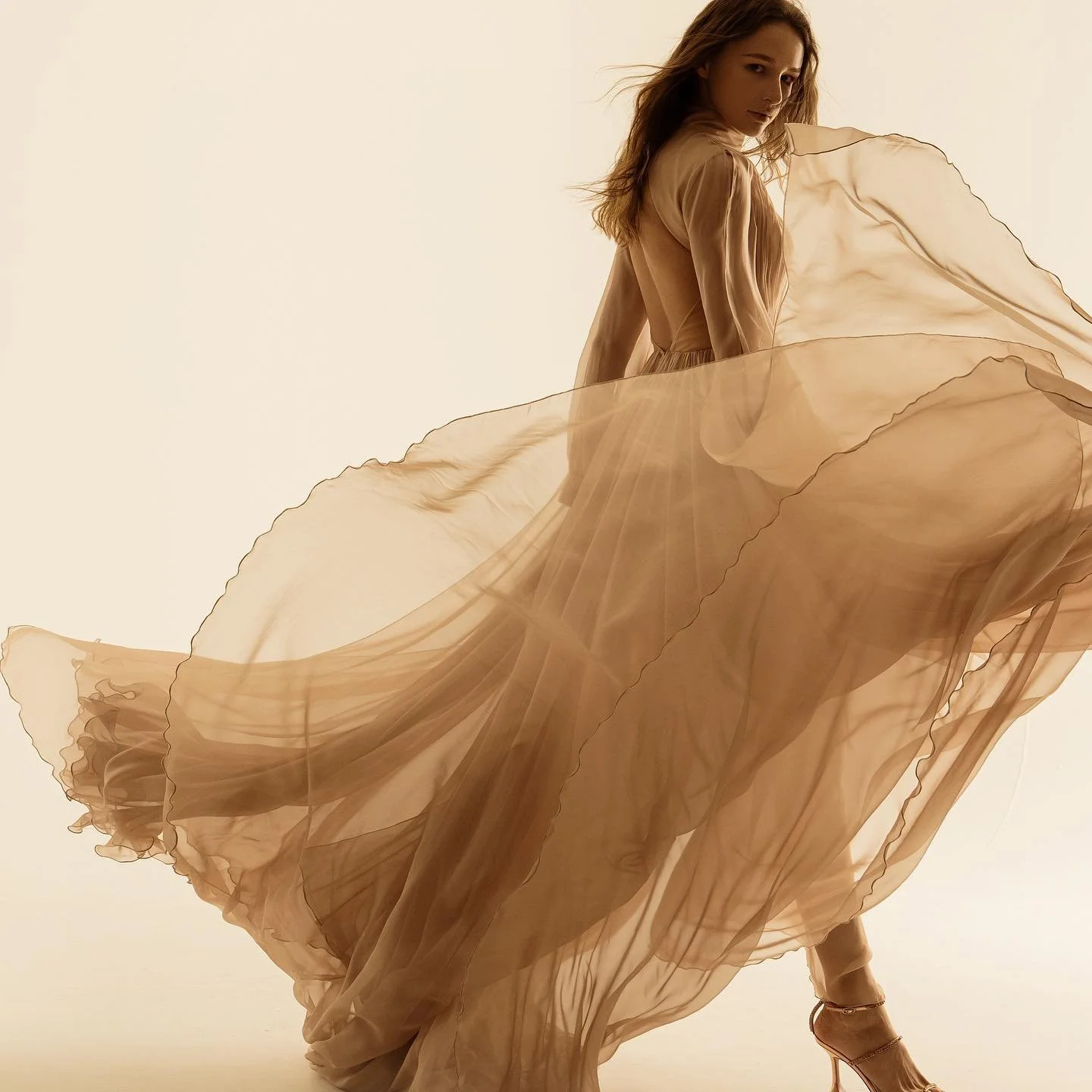 名牌晚禮服寫真 - 影樓閃耀效果, Designer evening gown portfolio - Studio sparkling effects