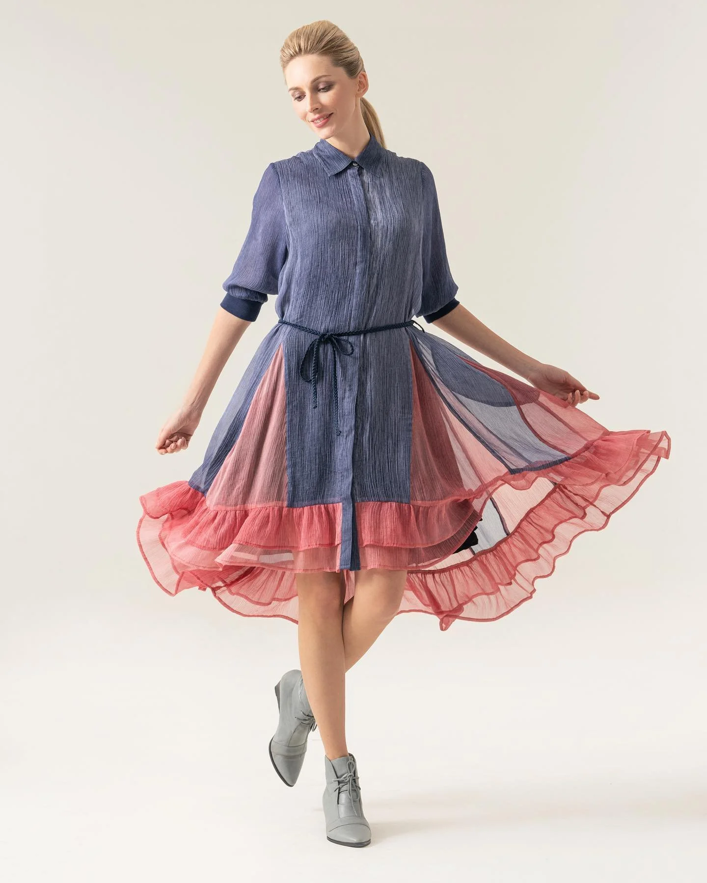 極簡純淨背景 - 香港女裝系列棚拍特輯