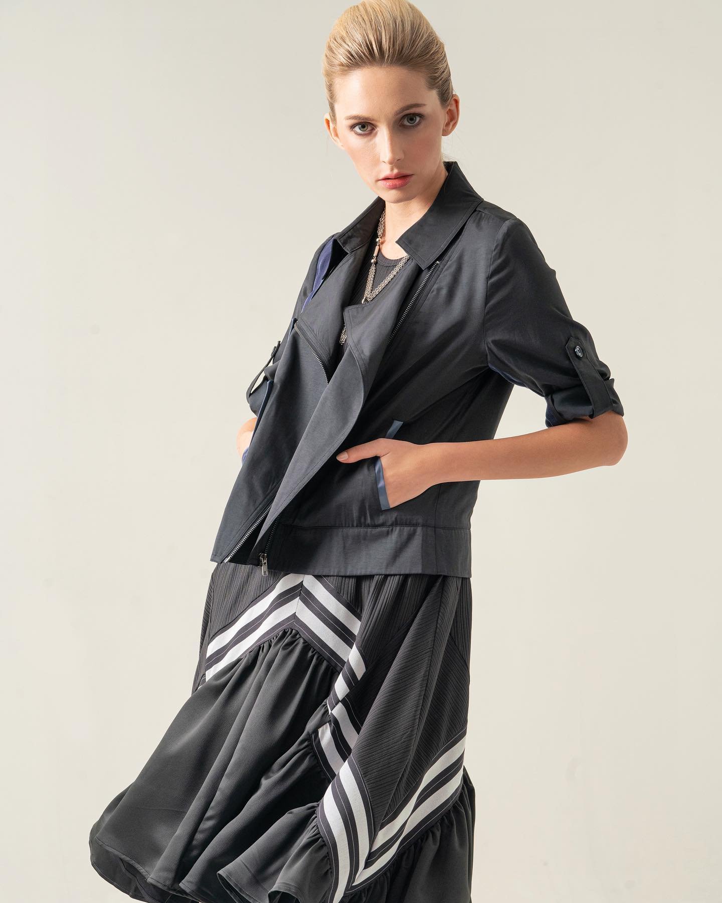 高級女裝視覺 - 香港品牌無邊影棚時尚大片