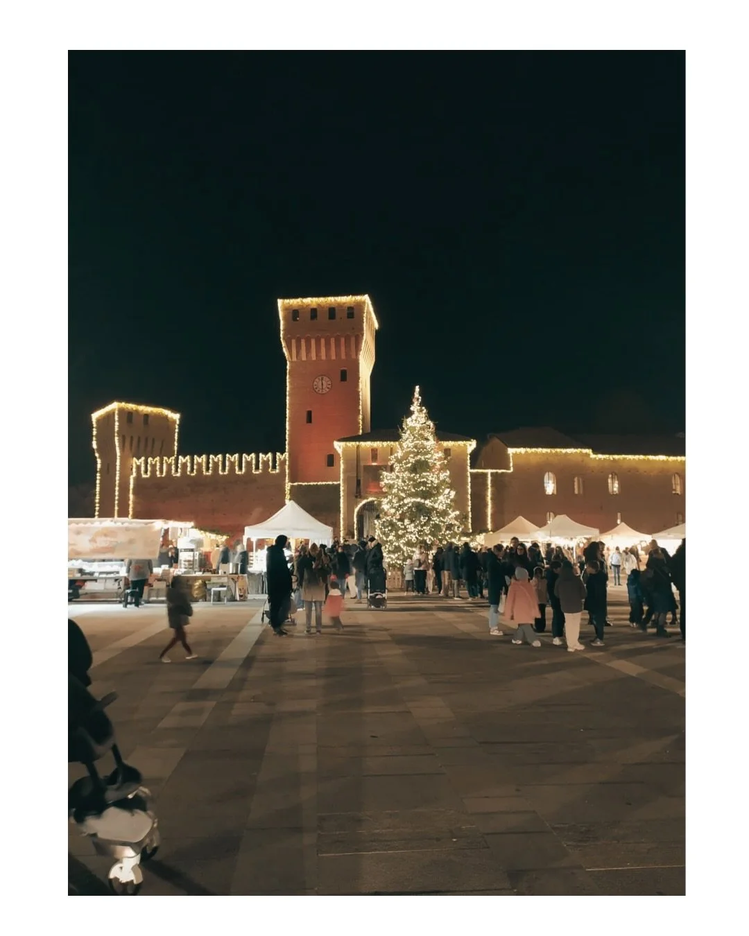 Questo fine settimana &egrave; stato freddo, ma ne &egrave; valsa la pena uscire per andare a Formigine a questo bellissimo evento. 

L&rsquo;atmosfera, le luci, il castello, la musica.. Tutto ha contribuito a scaldarci il cuore.. Anche la vostra pre