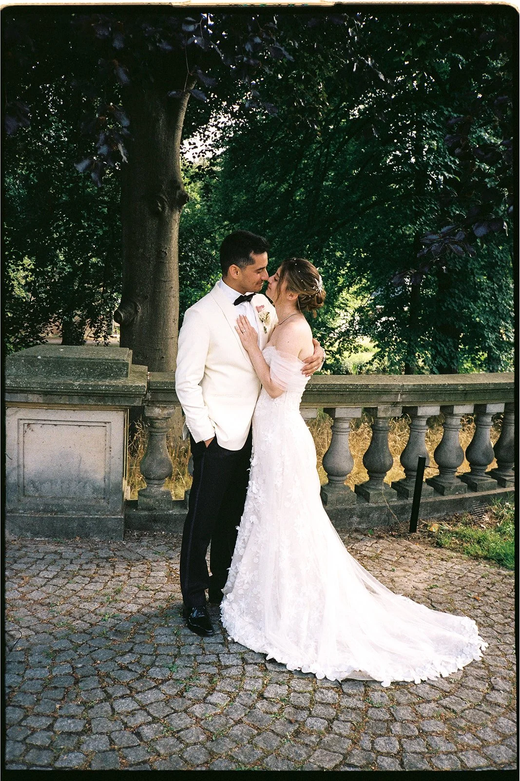 MalouVonBaumhauer - Wedding G_F Analog-52.jpg