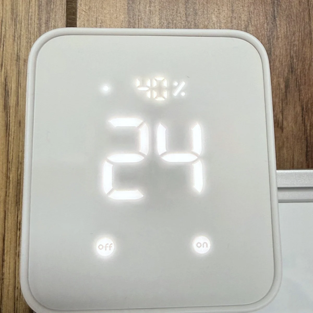 Live temperature and humidity monitoring in the storage area