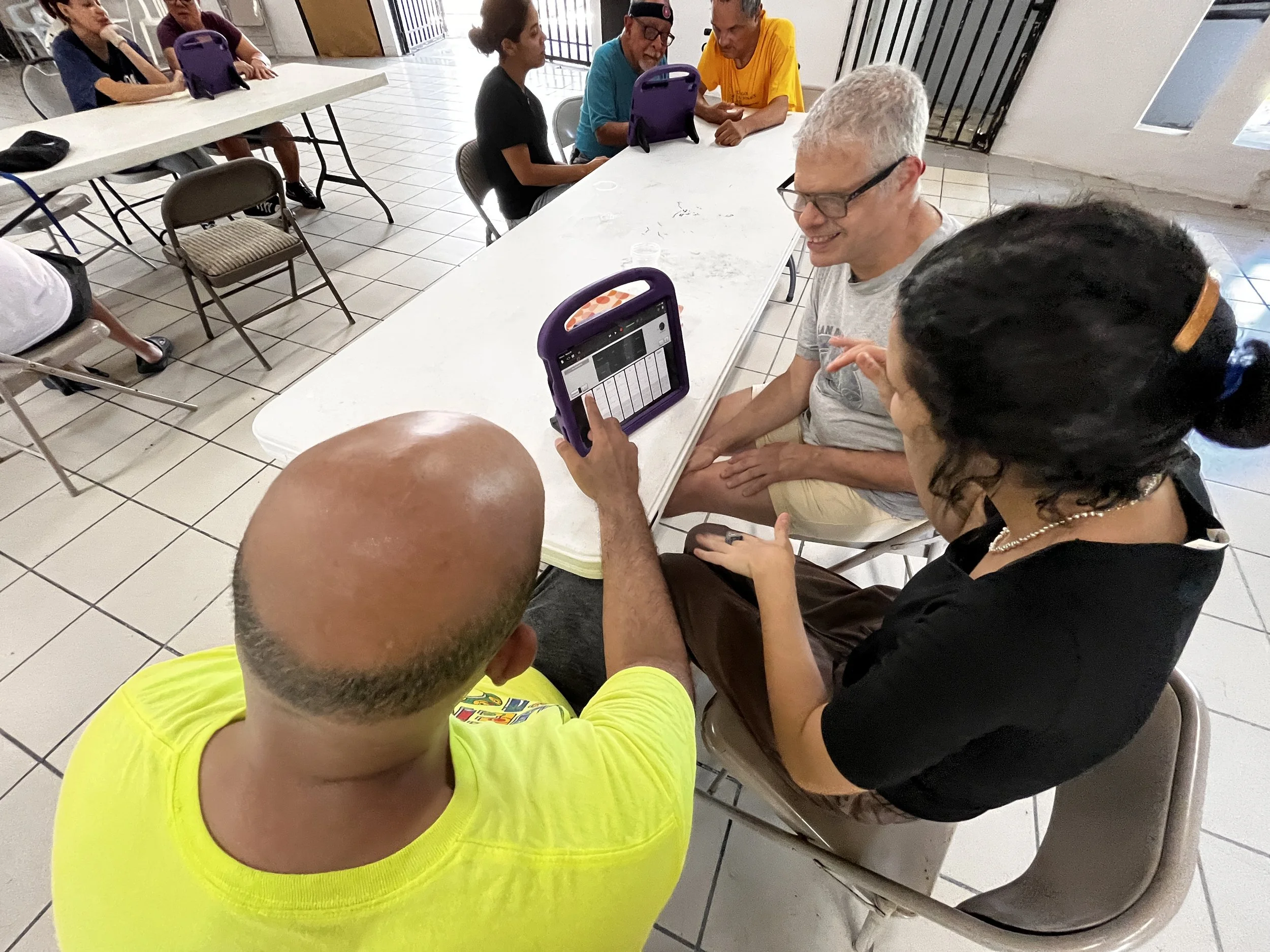 The team of "Three dancing together"