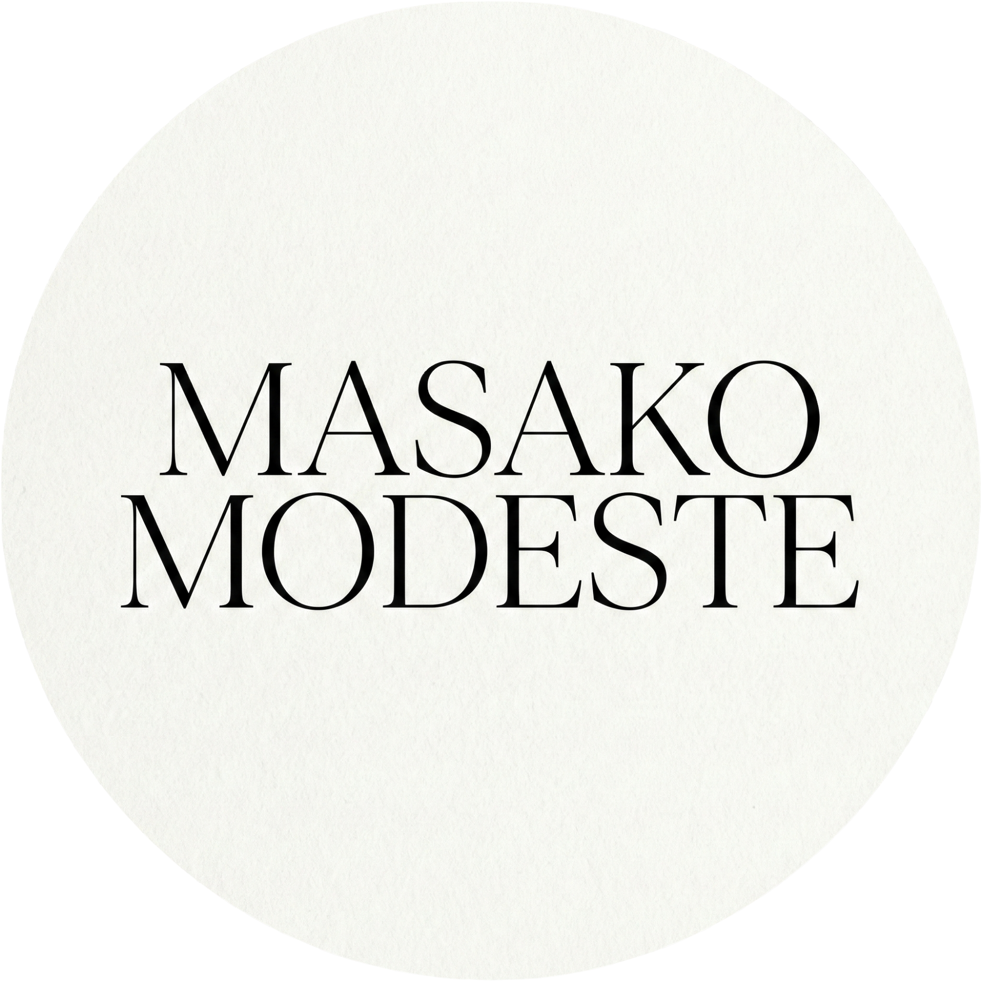高松雅子がデザイナーを務めるMASAKO MODESTE（マサコモデスト）のロゴ