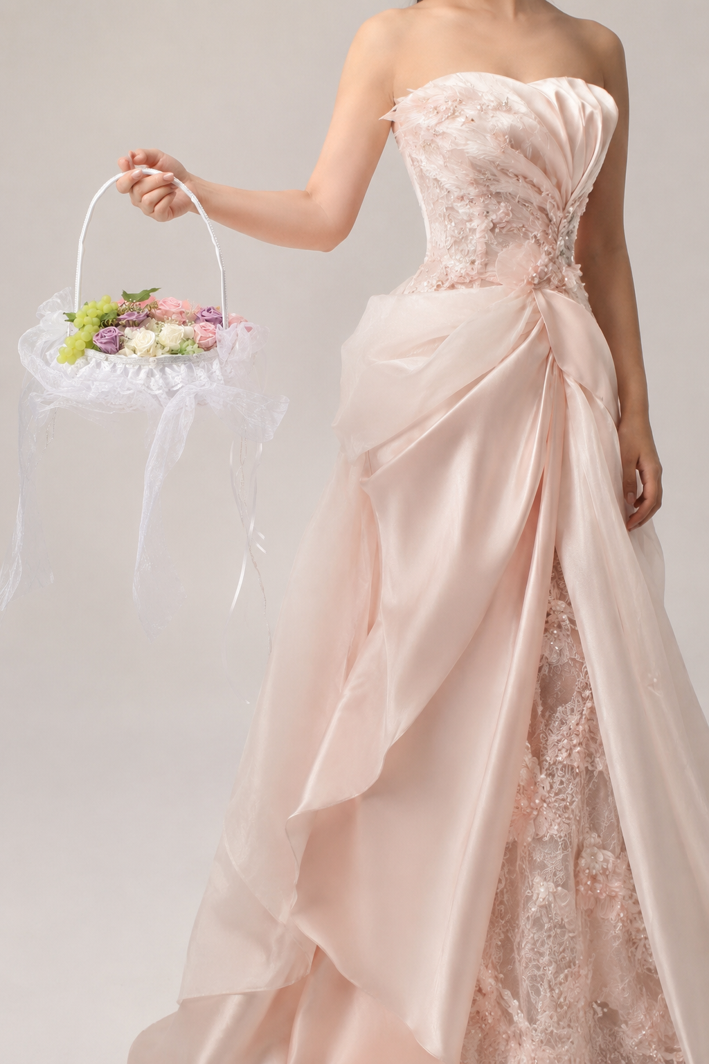 masako-modeste-preserved-pastel-grape-lace-basket-bouquet-nagoya.png