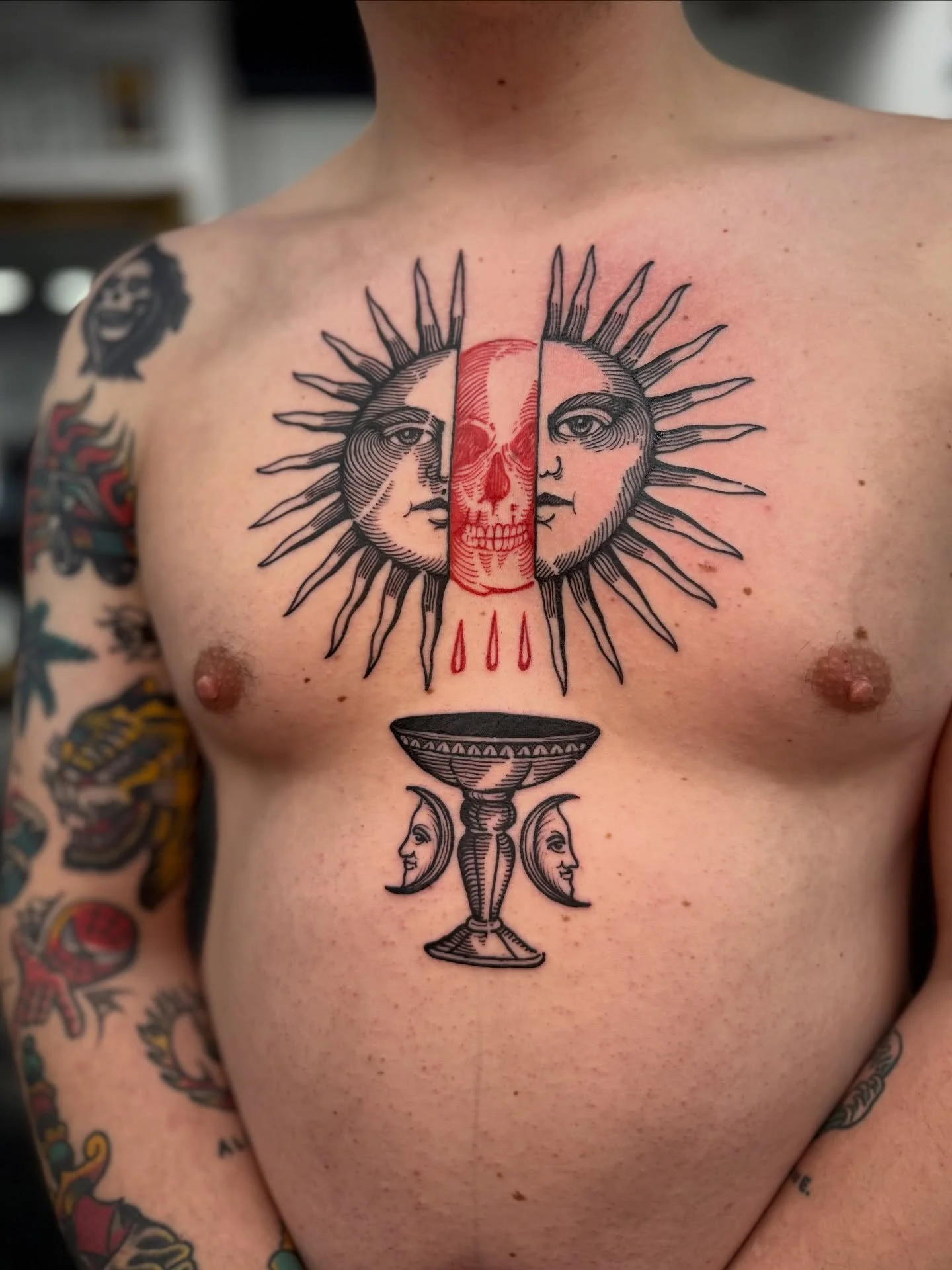 Under the sun ☠️
Thank you Harry 🙌
.
.
LONDON TAKING BOOKINGS 
@parliamenttattoo 
.
.
#etching#tattoo#engraving#blackwork#london