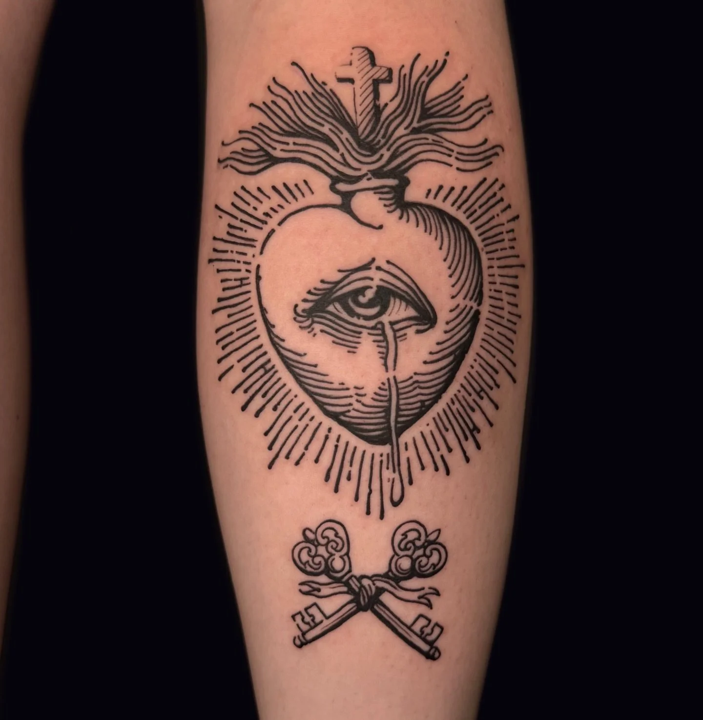 HEART🖤
Thank you Victoria 
.
.
LONDON TAKING BOOKINGS APRIL/MAY 
DM or Email 📧 davidetrifoni86@gmail.com
.
.
#engraving#heart#etching#tattooart#london