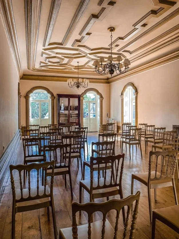 elegant-room-chairs-melgaco-portugal.jpeg