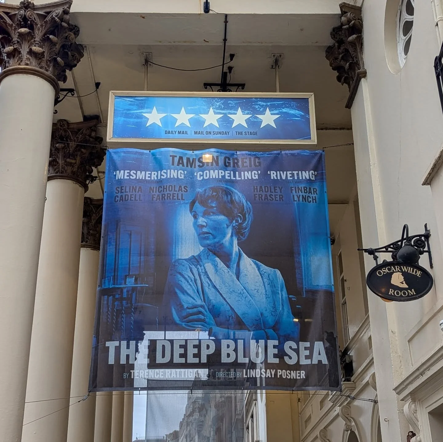 Watching the magnificent Tamsin Greig in The Deep Blue Sea at @theatreroyalhaymarket 

#theatre #london