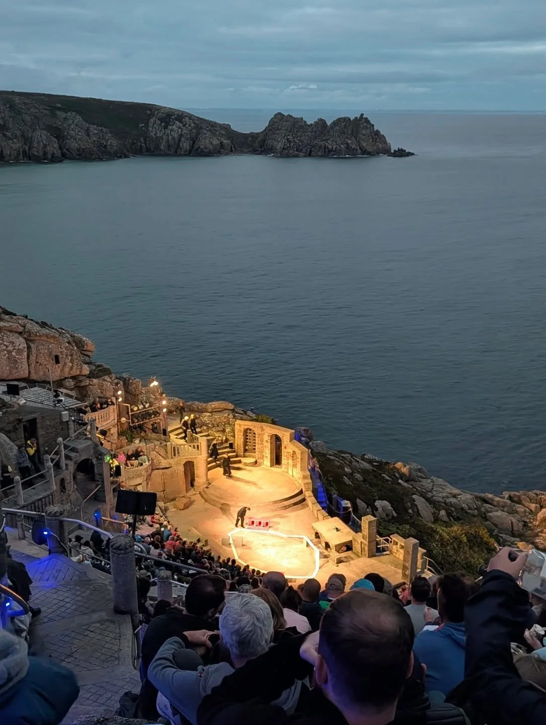 First time at @minacktheatre last night, to see The Curious Case of the Dog in the Night-time. Such a special experience 😍 Fantastic production.