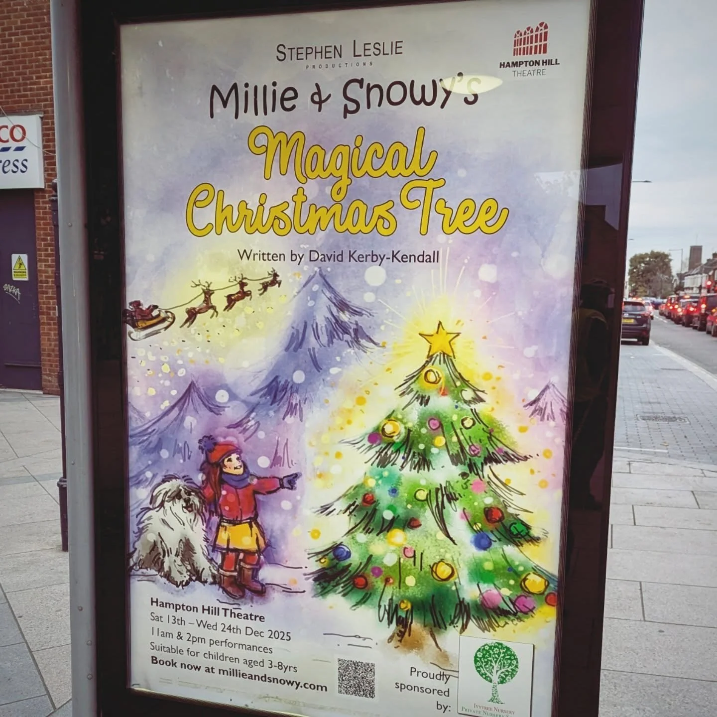 One of the bus stop posters is up! @stephenleslieproductions @hamptonhillchristmasshow 

#hamptonhill #teddington
