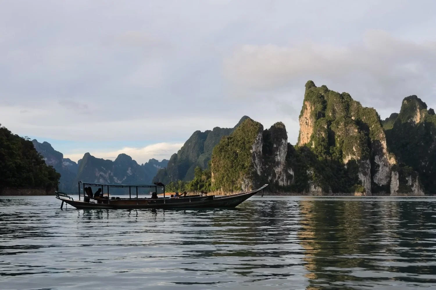 lac Khao Sok