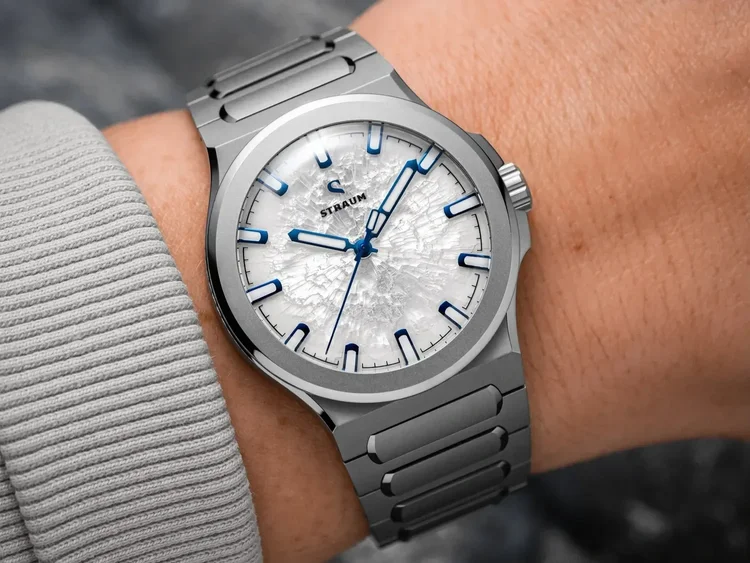 シウミン Frozen Time Straum Freezes Time With The Stunning New Frozen Metal Titanium