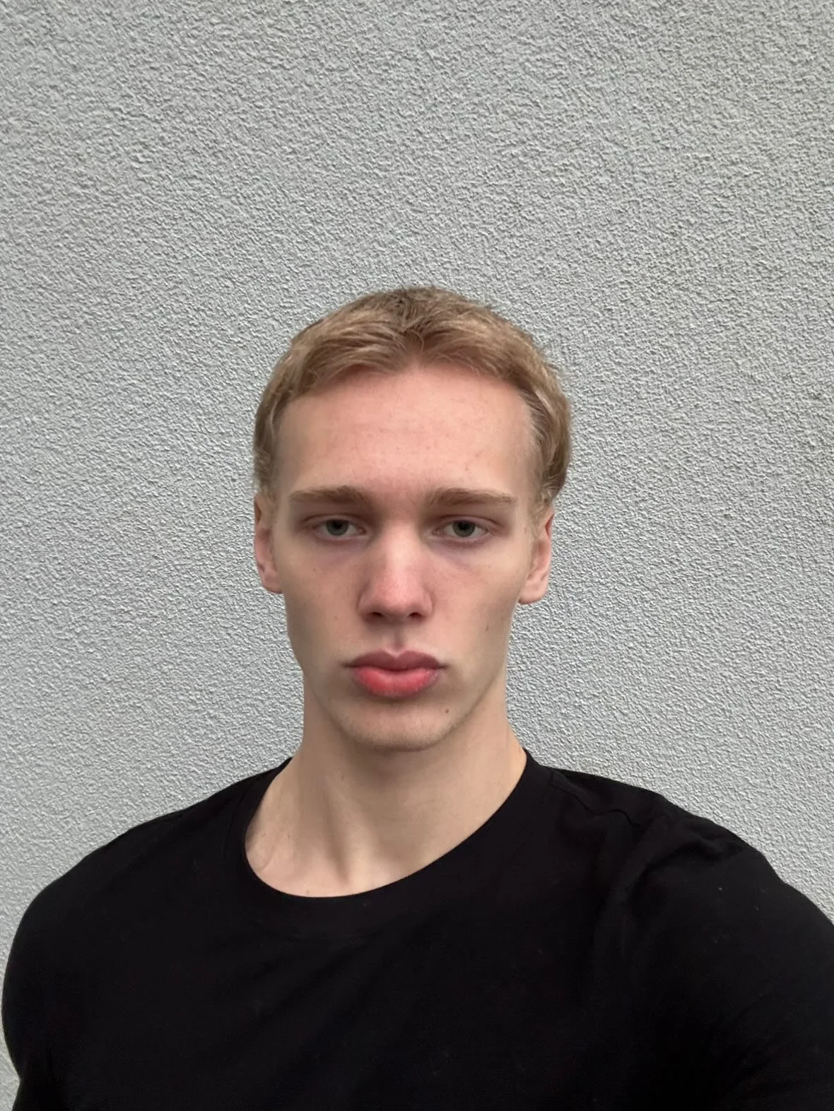 Linus Headshot (1).JPG