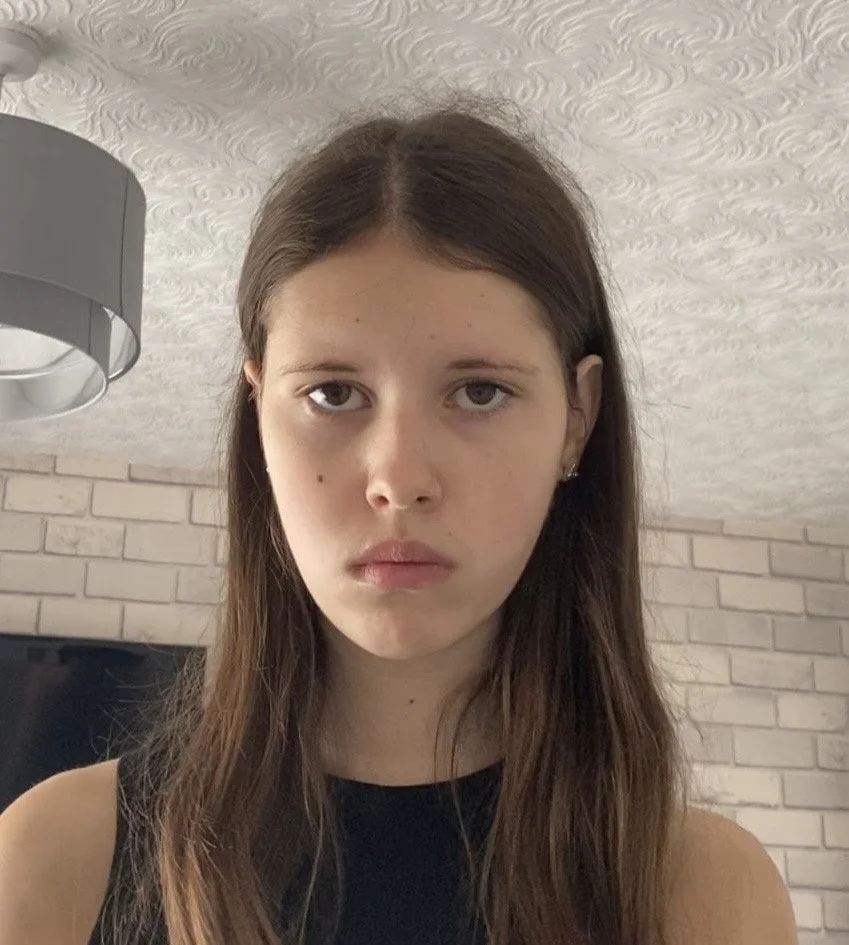 Jasmine (5'10)