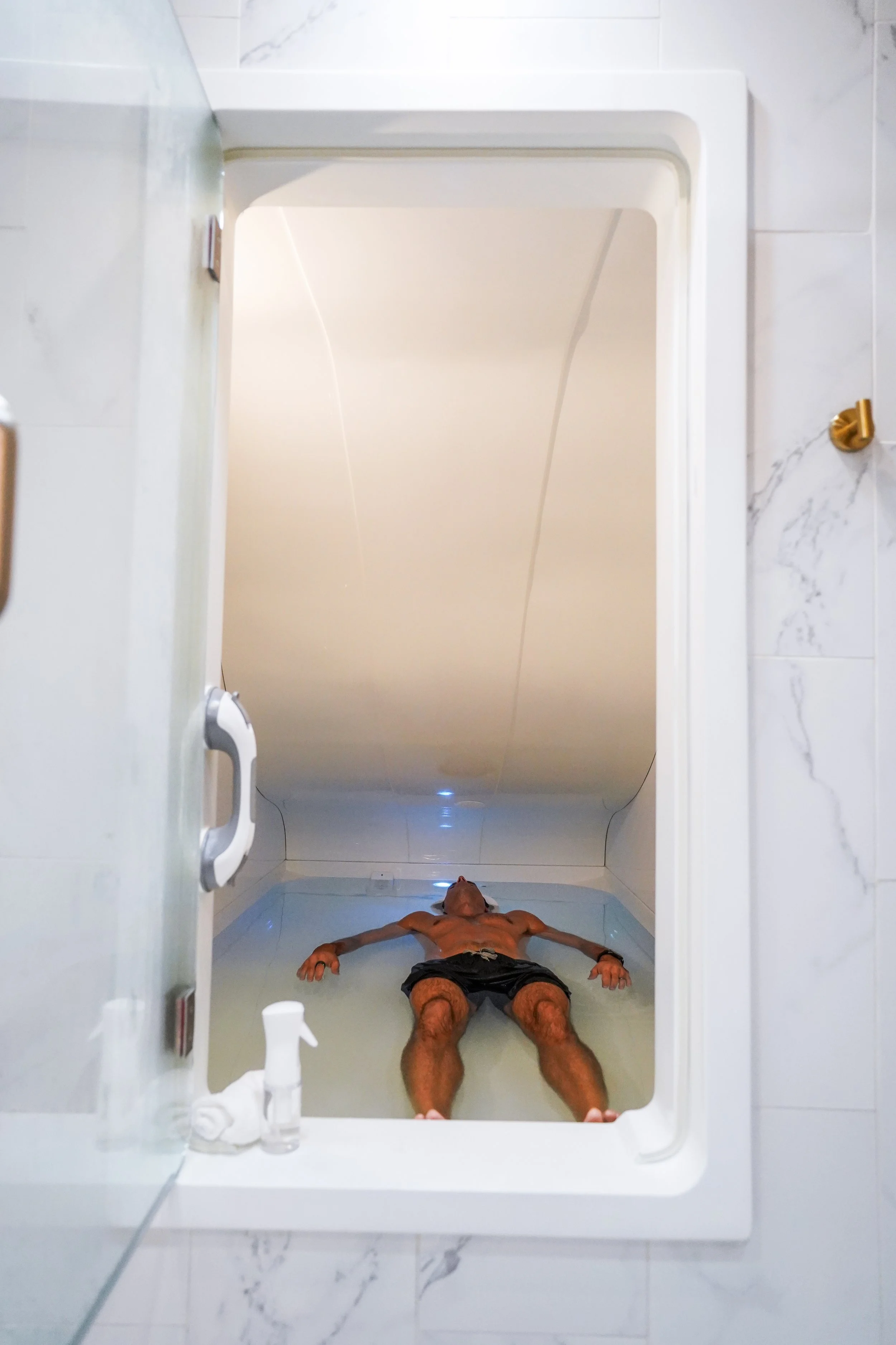 Man Float Cabin