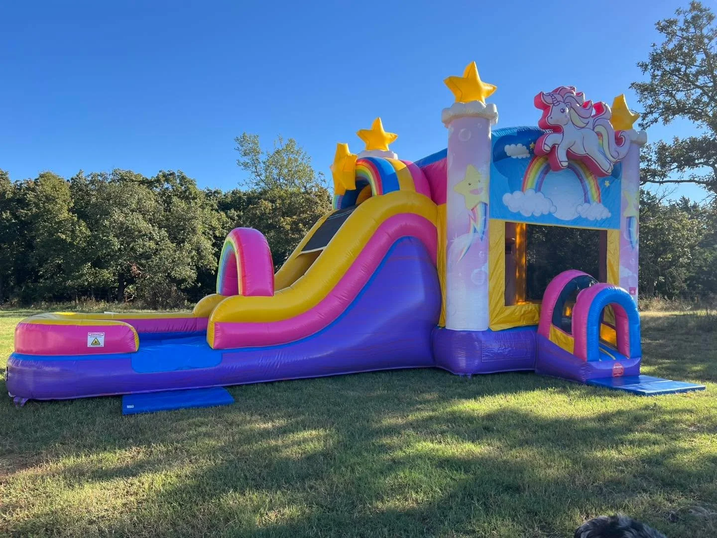 ☀️💙 Blue skies. Crisp air. Pure joy. 💙☀️
Nothing hits quite like fall days spent bouncing, laughing, and making memories that your kiddos will talk about FOREVER.

Whether it&rsquo;s a birthday, a backyard hangout, or just because it&rsquo;s a beau