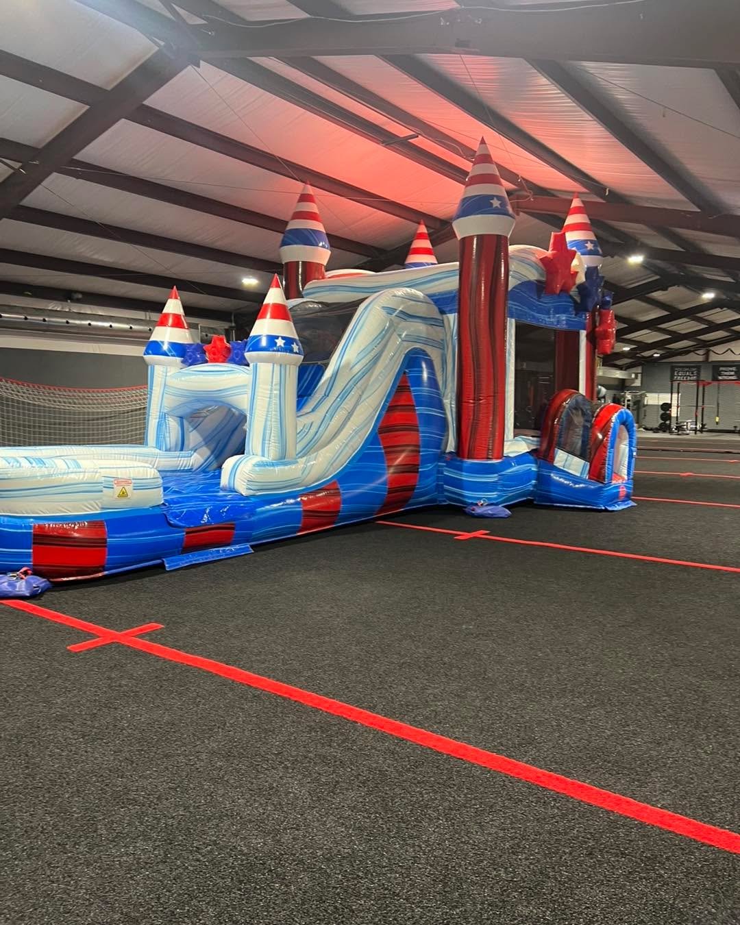 We don&rsquo;t just inflate the fun outside.. we inflate the fun INSIDE too!! 🎉🎉

The Stars and Stripes combo looked incredible at this indoor birthday and definitely stole the show!!! 🥳

Reserve your inflatable today 🤳
Indoor or outdoor, we&rsqu