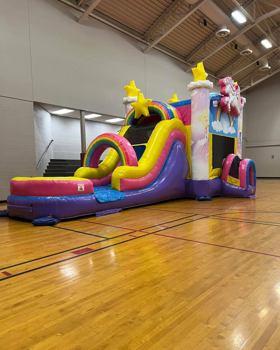 Can you believe it&rsquo;s going to be 75 today, IN JANUARY!? It&rsquo;s wild! 😱
January birthdays are looking to be beautiful weather over the next few weeks! 🤩 Take advantage of the weather and our winter special and reserve your inflatable for a
