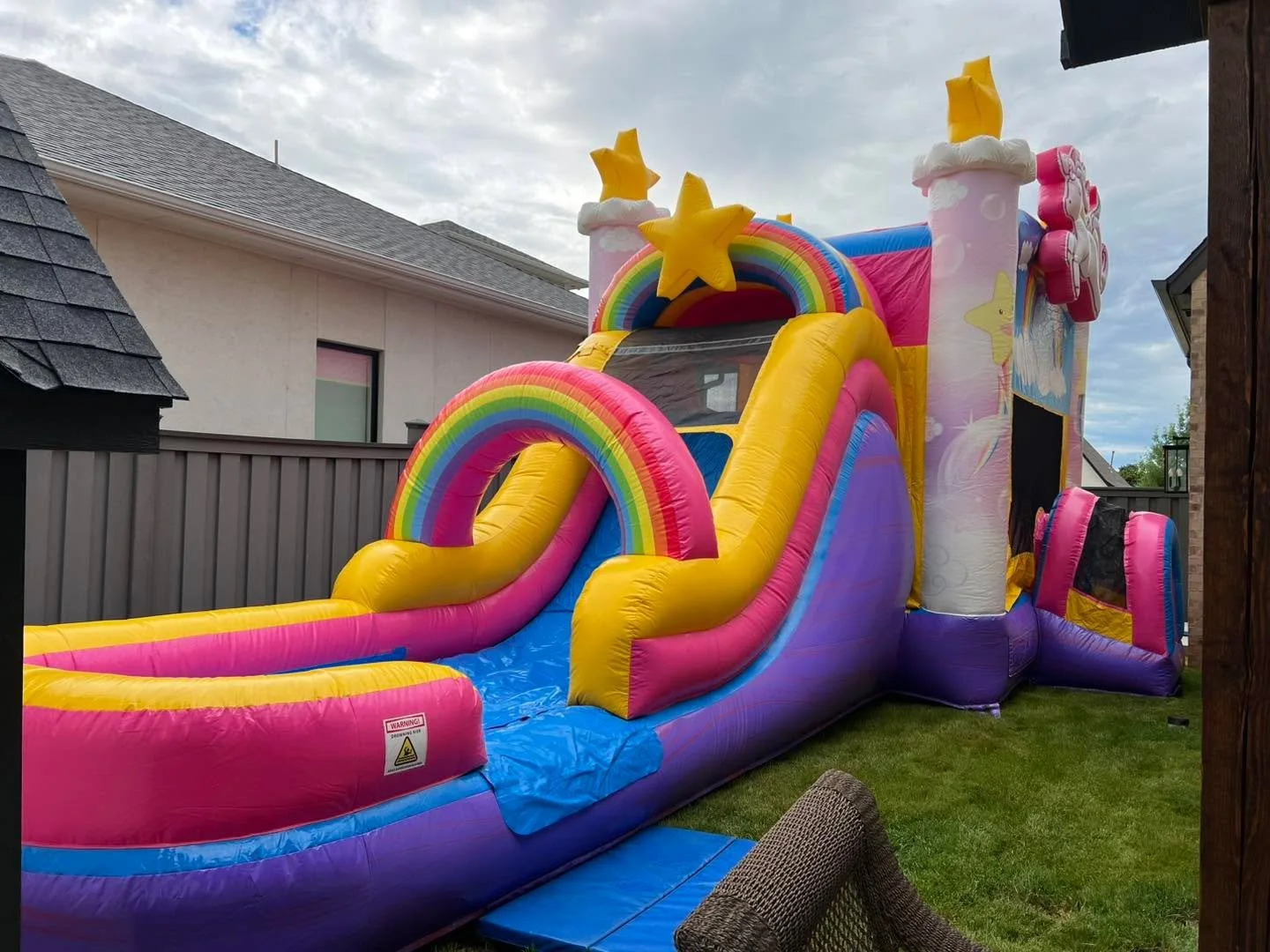 A Memorial Day weekend full of FUN! 
Here&rsquo;s just a couple fun set ups from this very busy weekend!!🇺🇸

THANK YOU to all of our amazing customers who trusted us to inflate the fun for the weekend celebrations!! 🇺🇸🇺🇸🎉

Www.theinflatablepla
