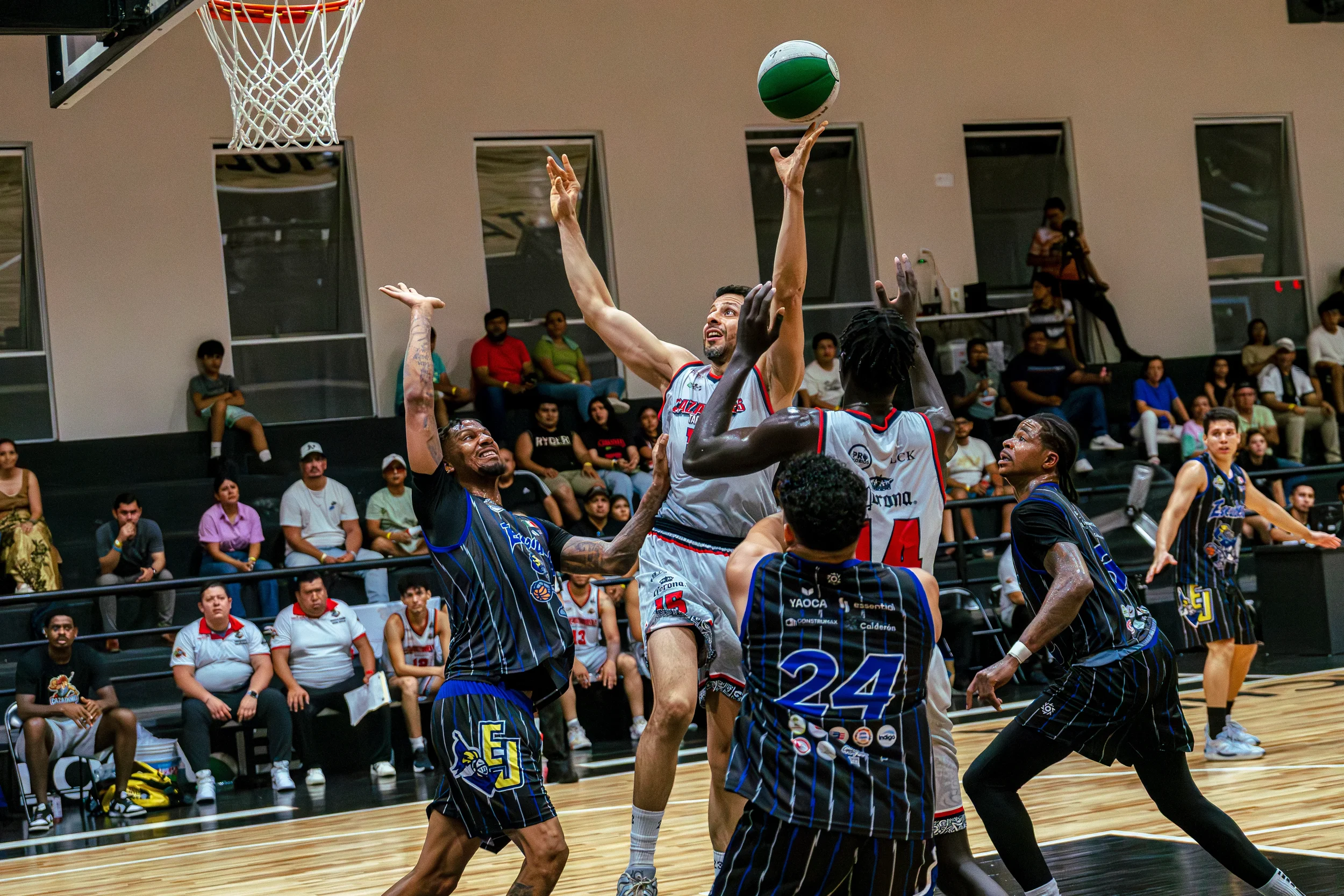 CAZ VS ESC _ J12-29_11zon.webp