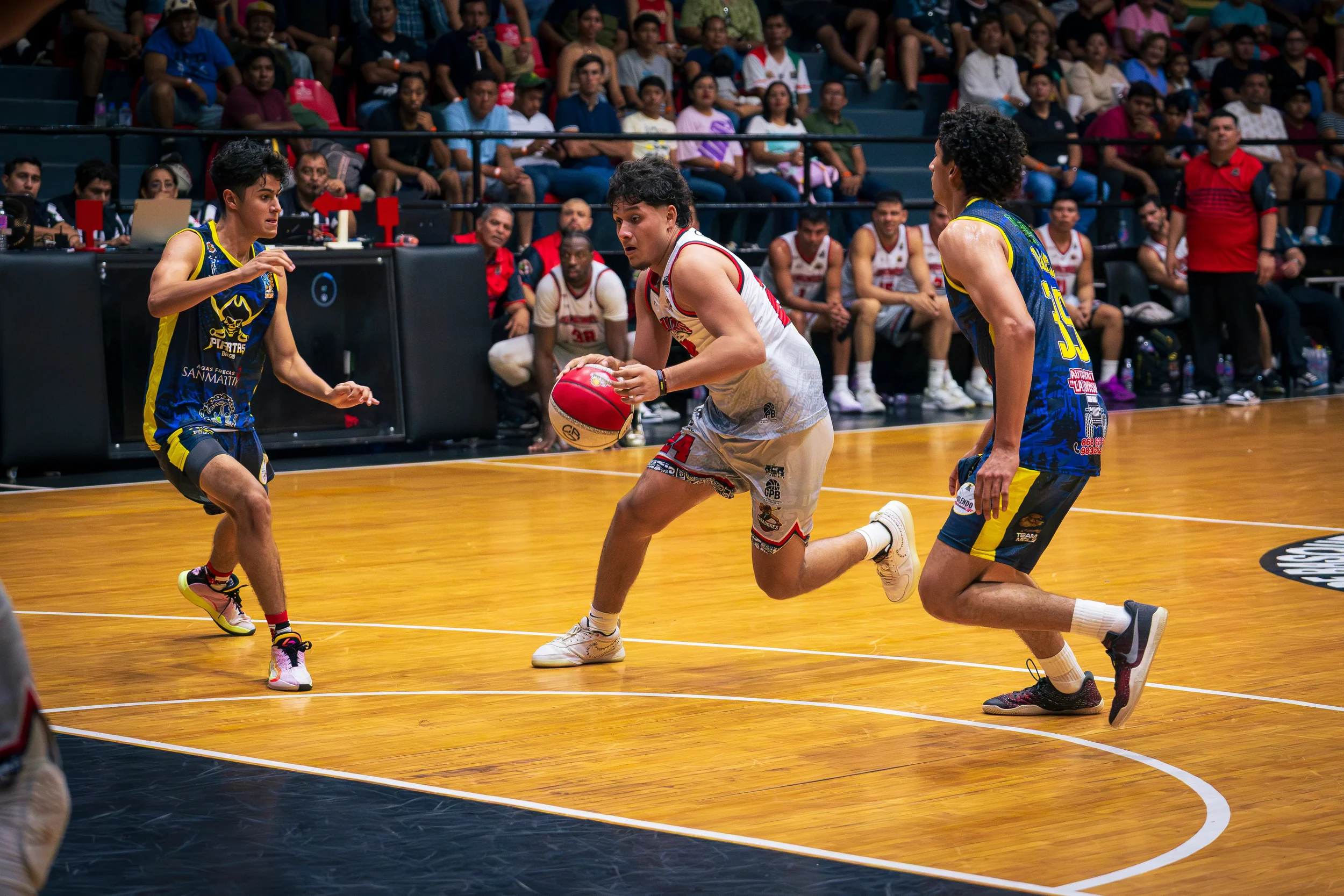 CAZ VS PIT _ J1 _ 15_08_25-32_11zon.webp