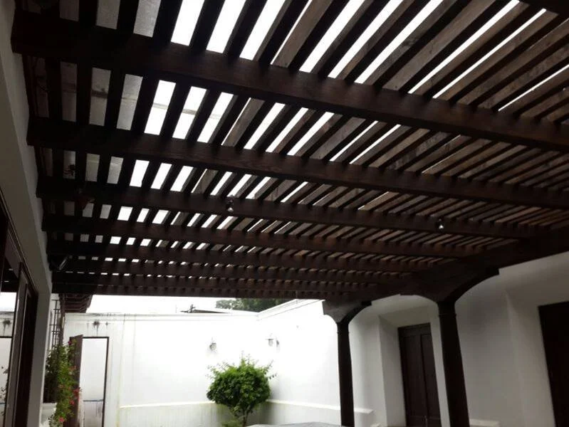 pergola.jpg