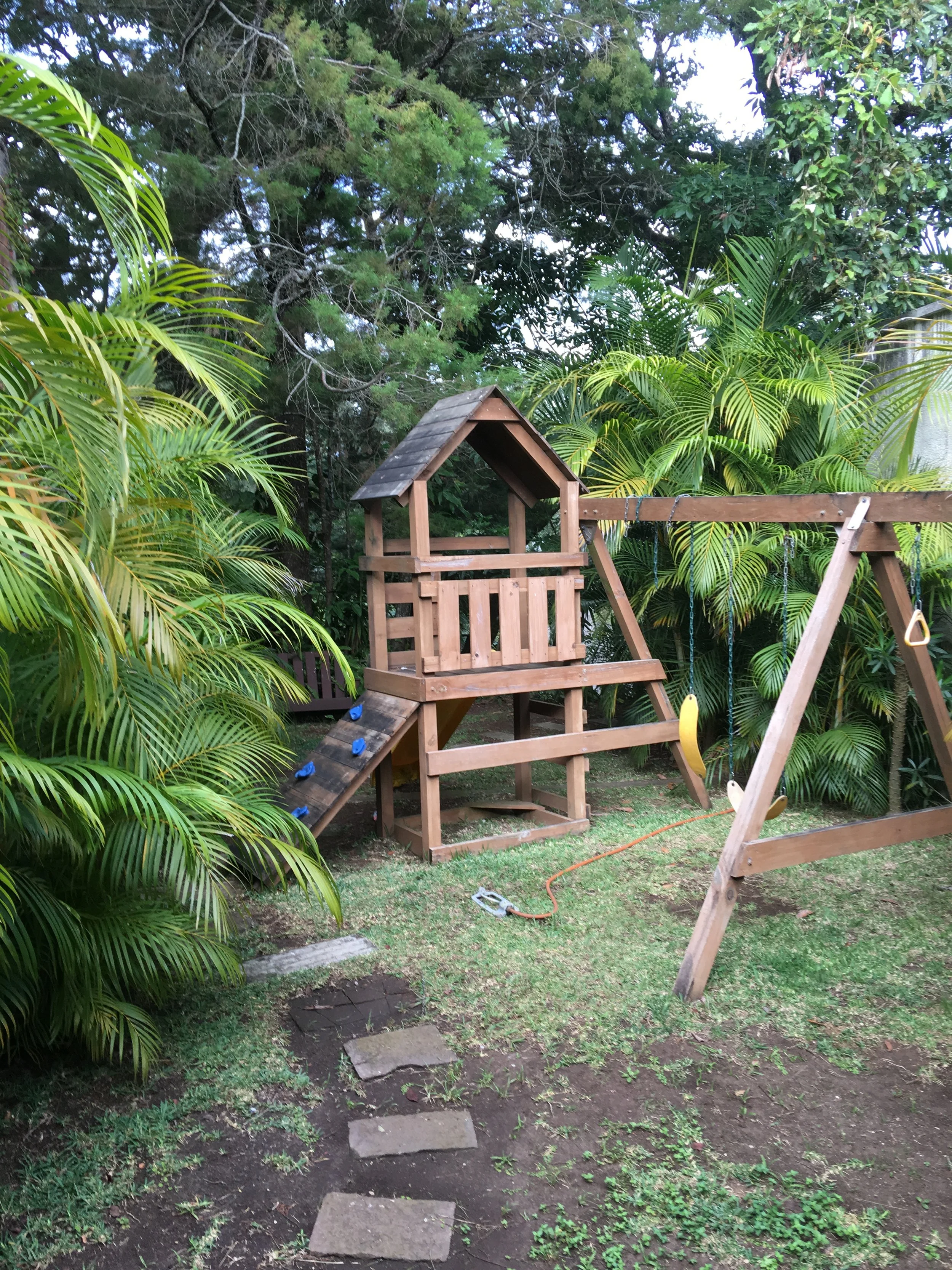 JUEGOS DE MADERA.JPG