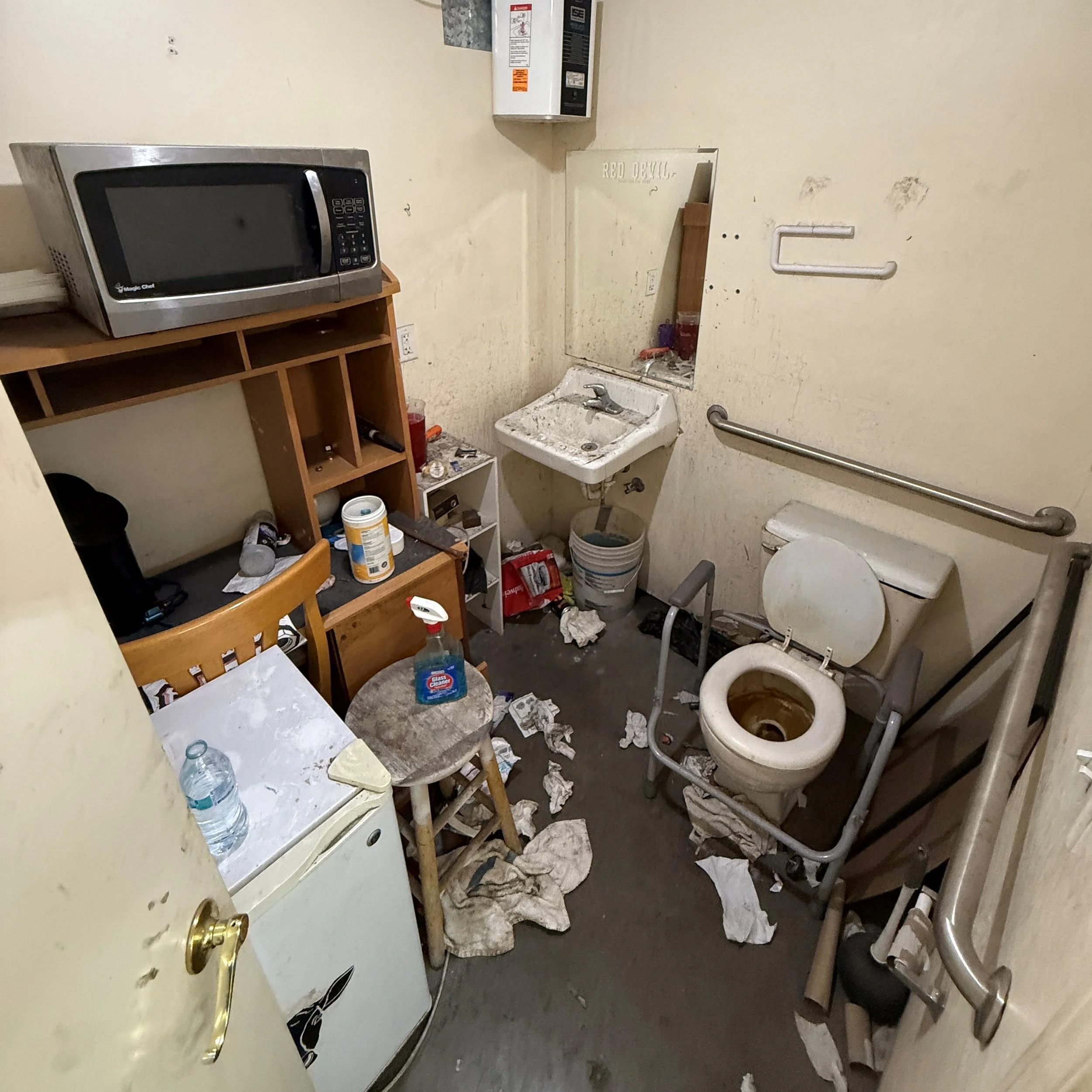 Chino Valley Commercial Bathroom Cleanup Before.JPG