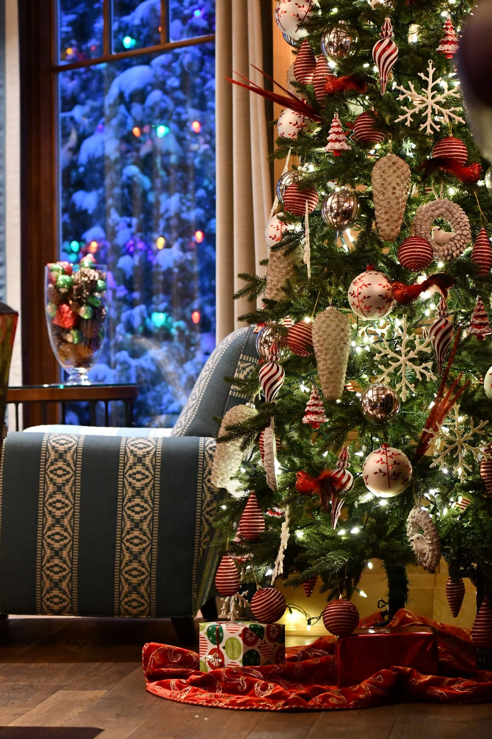 Hotel Walloon Lobby Christmas.JPG