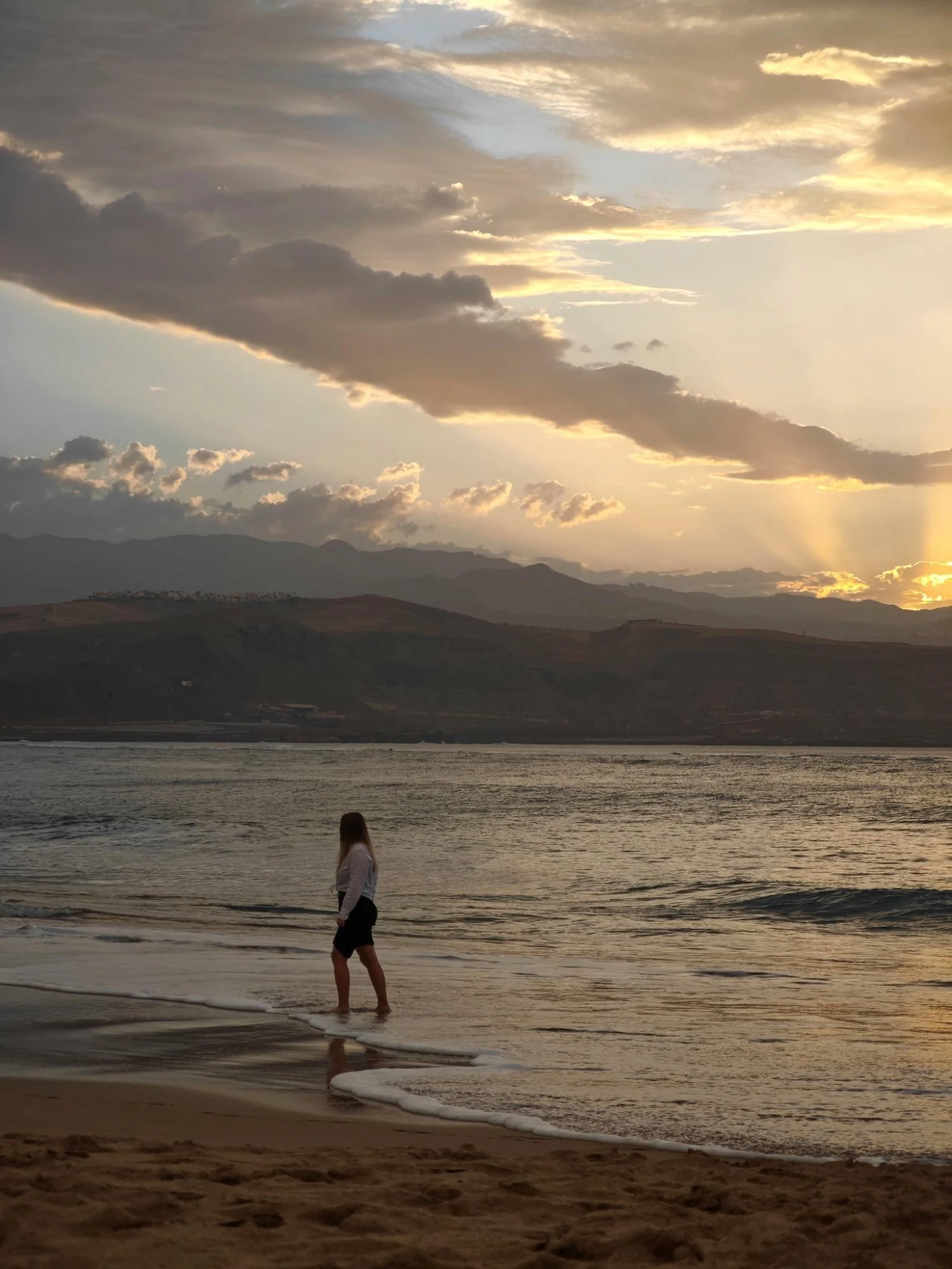 Virginie : "Je te remercie pour les 5 séances qui ont été bien enrichissantes, ça m’a vraiment ramené du calme et de la clarté là où il y avait tellement de doutes et de stress par rapport à mon projet professionnel. Et merci pour les questions de la