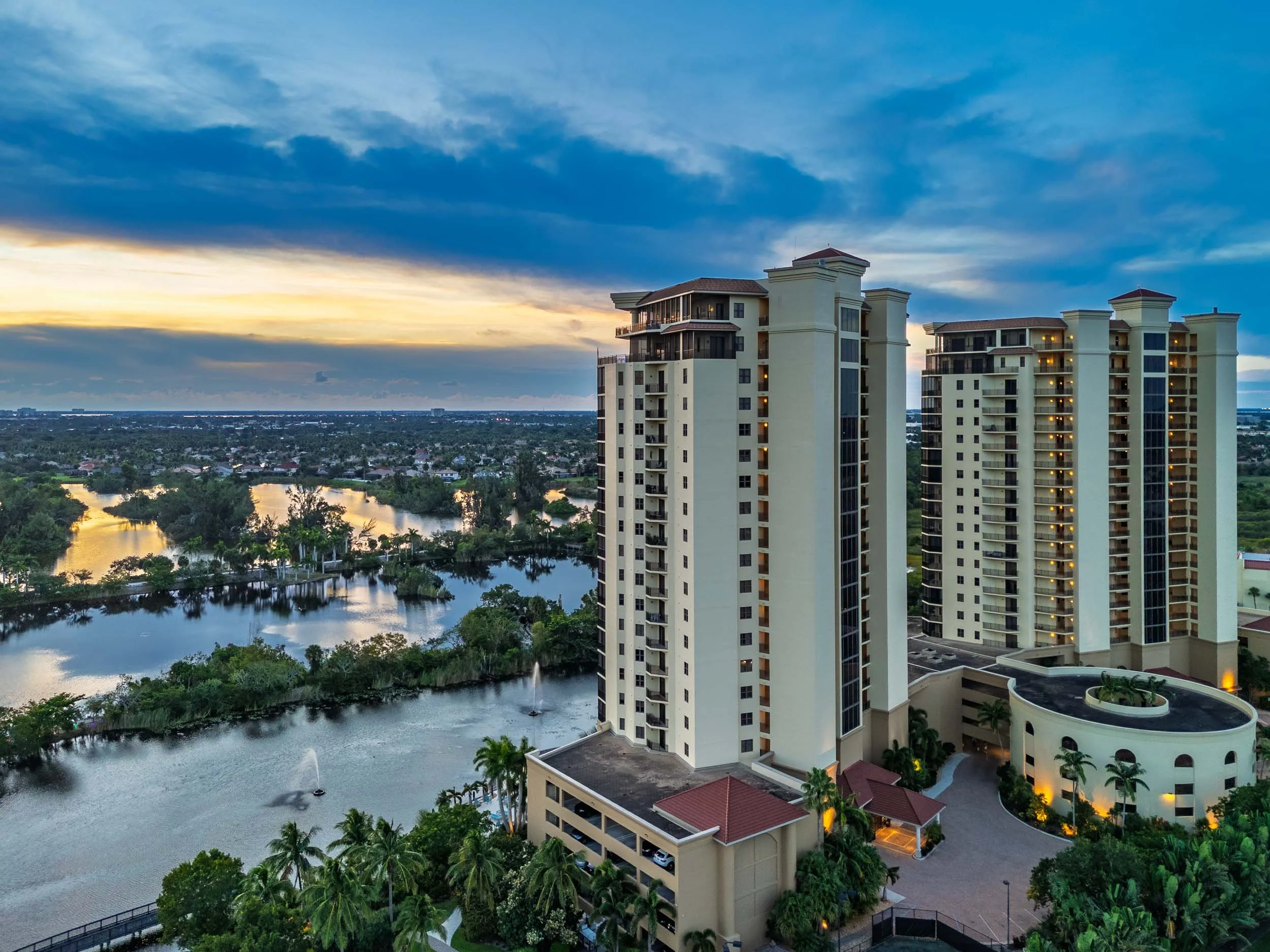 Riva_Del_Lago_Aerial_Sunset_Lakes_Park_2025.jpg