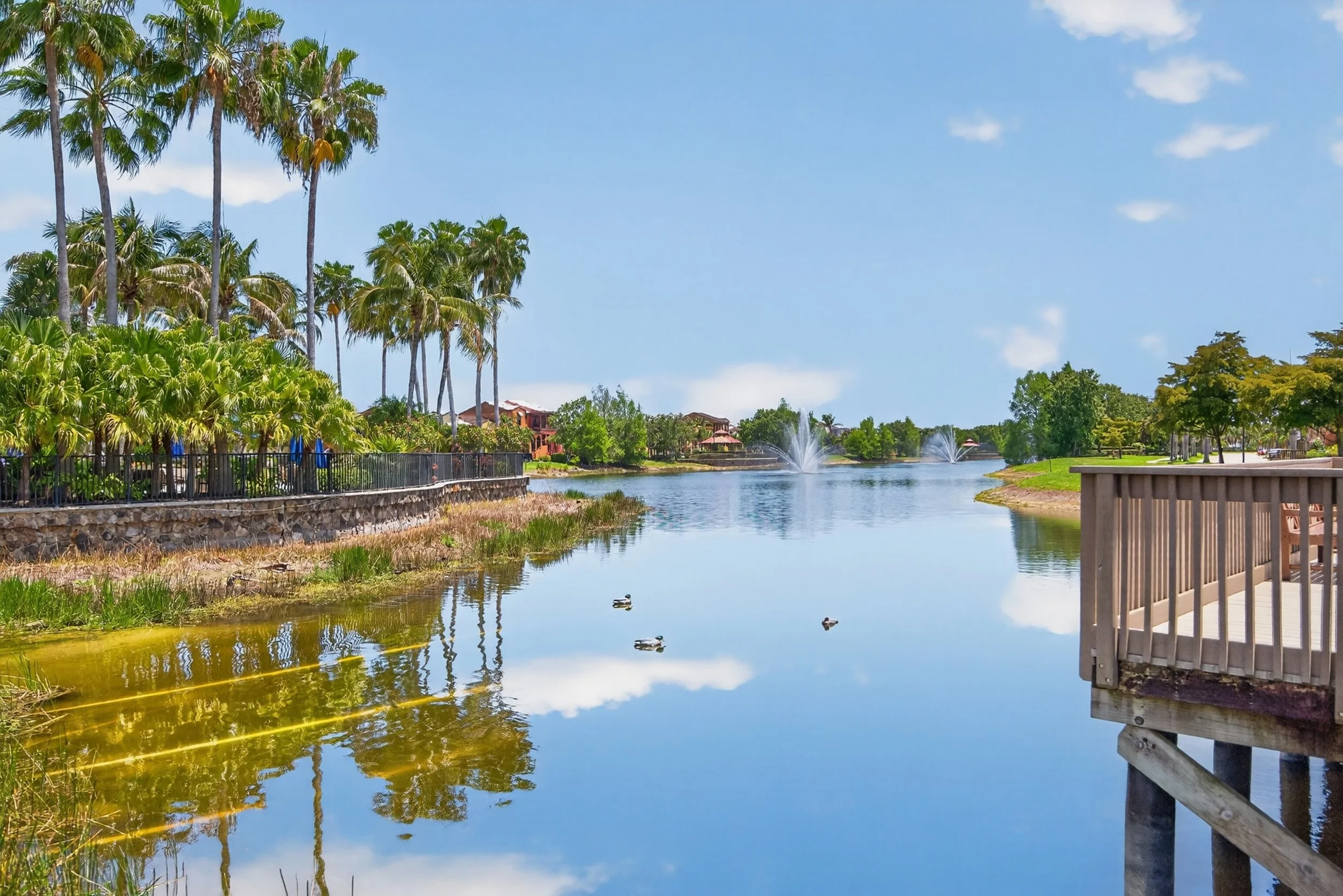 91_Lakeside_Tiki_2_Paseo.jpg