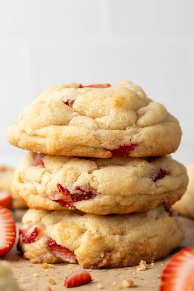 Strawberry-Cheesecake-Cookies-12-667x1000.jpg