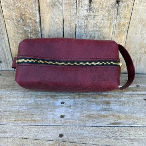 Cranberry Dopp kit Top 1.1.jpg