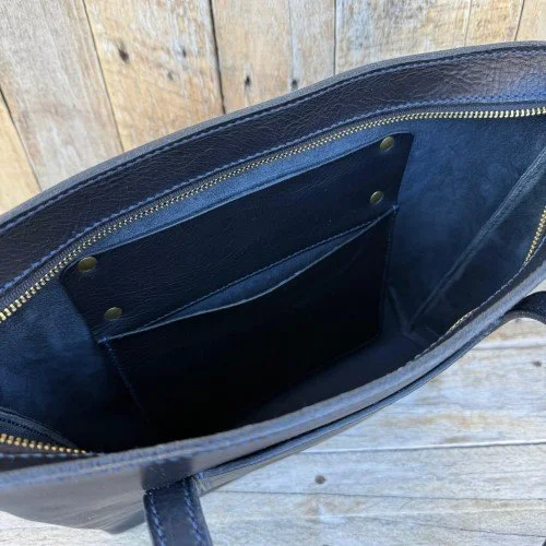 navy purse inside 1.1.jpg