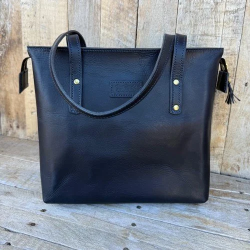 Nave Purse front 1.1.jpg