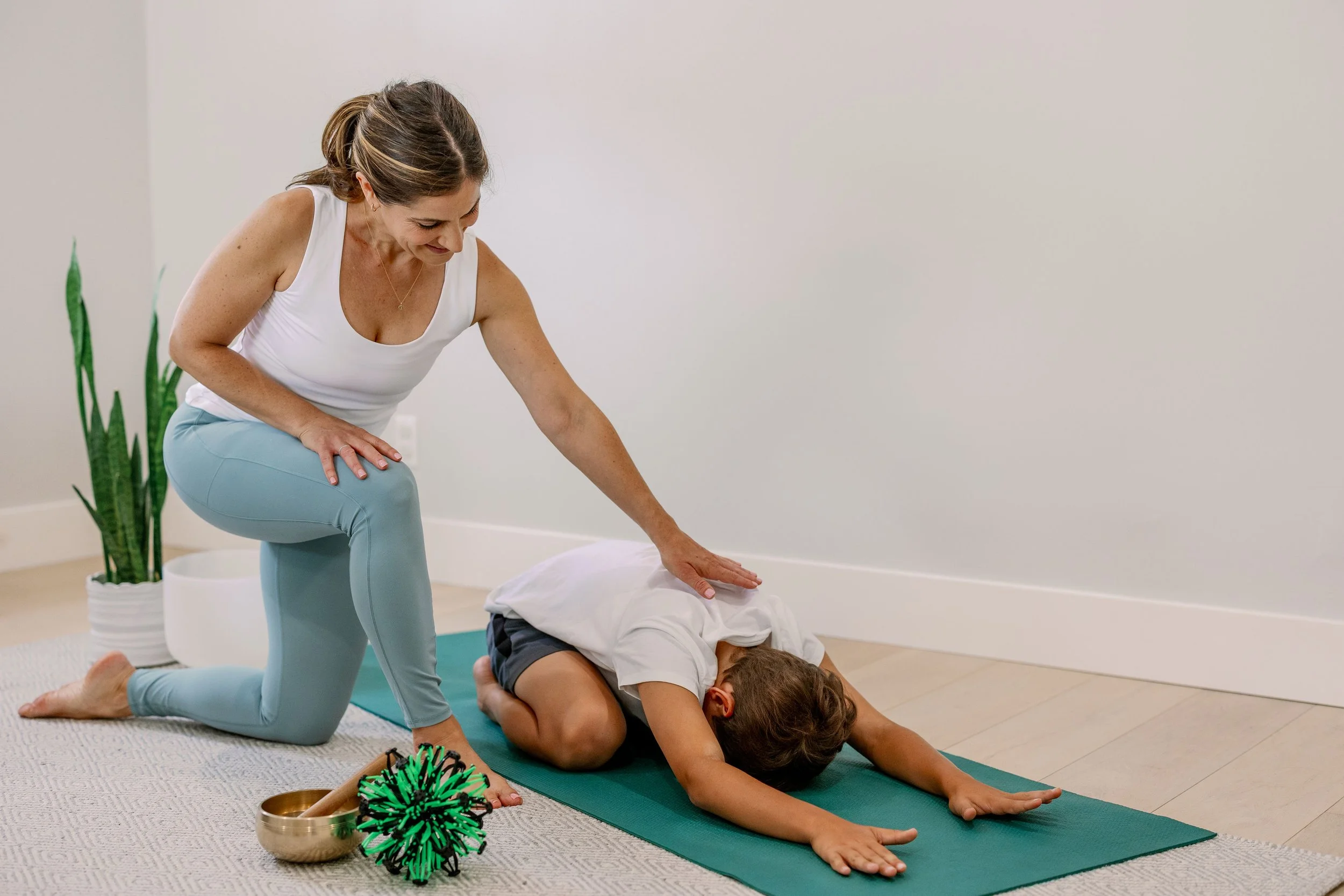 Liat works with children, teens, adults and families for personalized yoga sessions