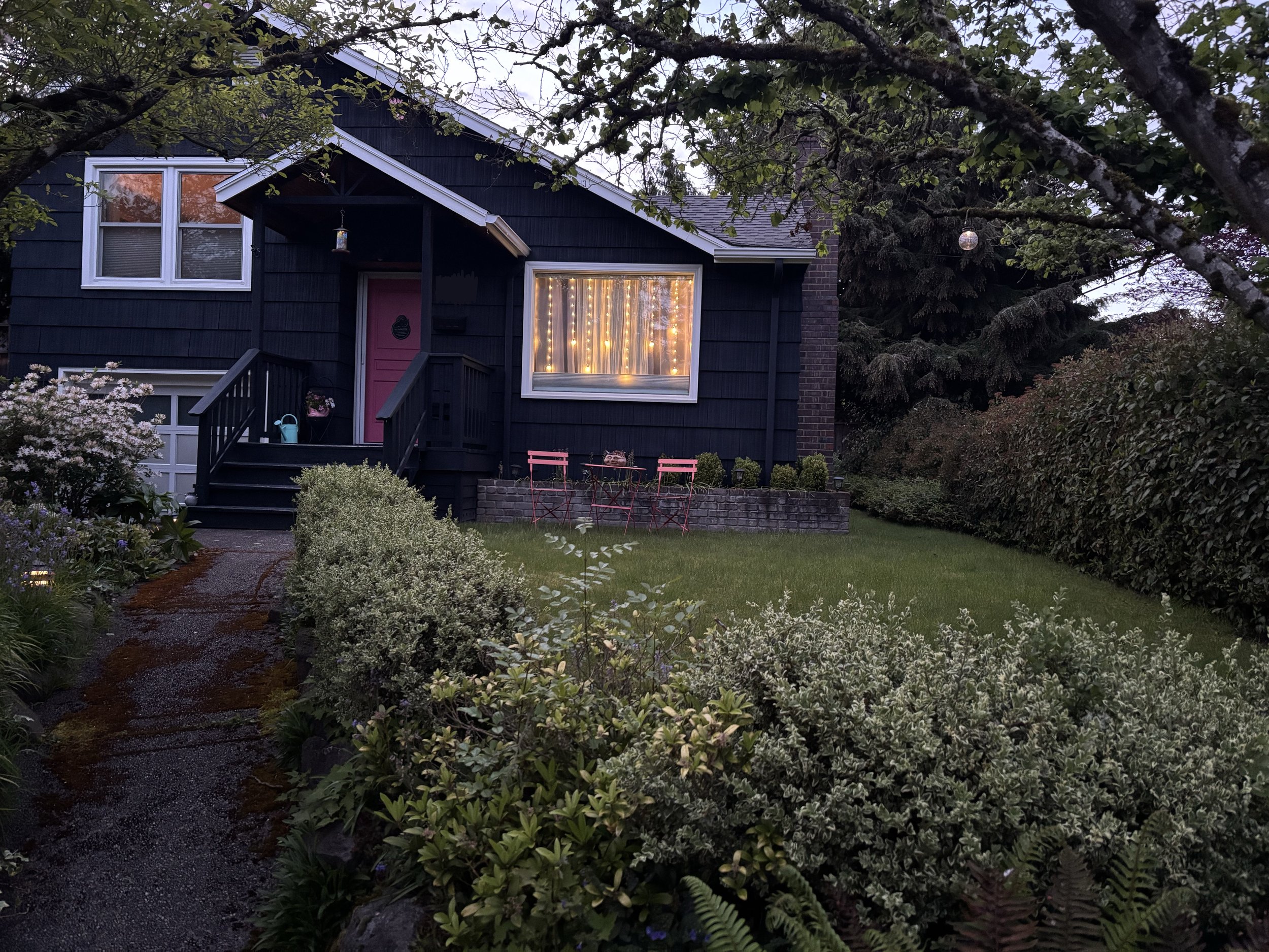A real house with perimeter planting